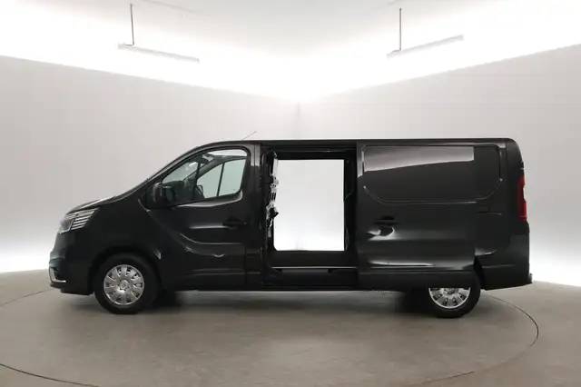 Renault Trafic view 4