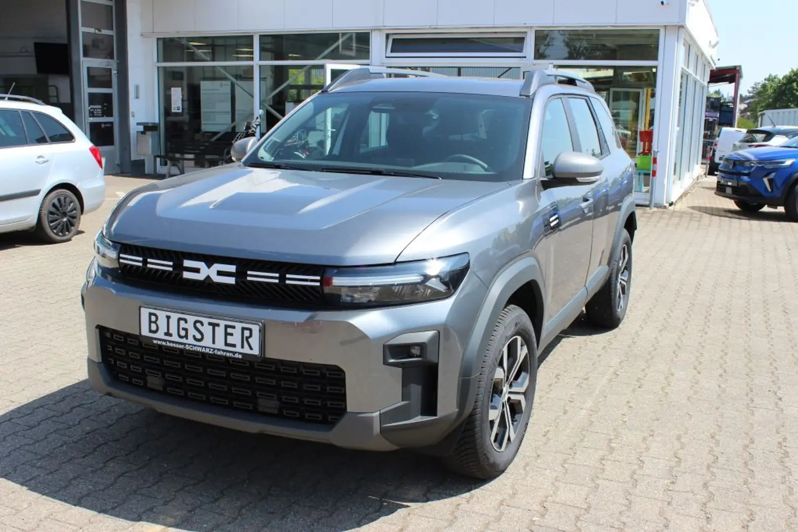 Dacia Bigster TCe 130 4x4 Expression / Winter Plus Grau - 1