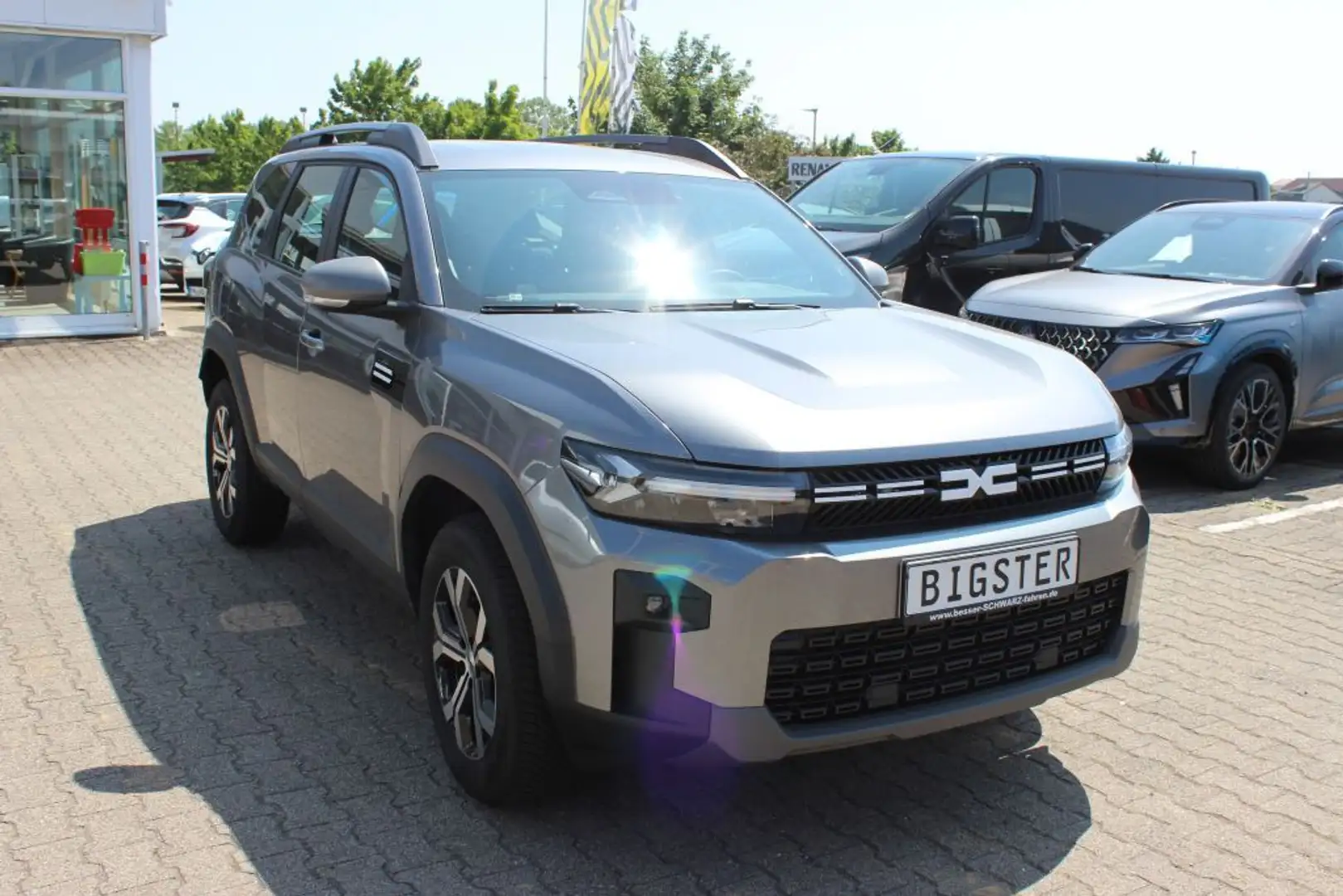 Dacia Bigster TCe 130 4x4 Expression / Winter Plus Grau - 2