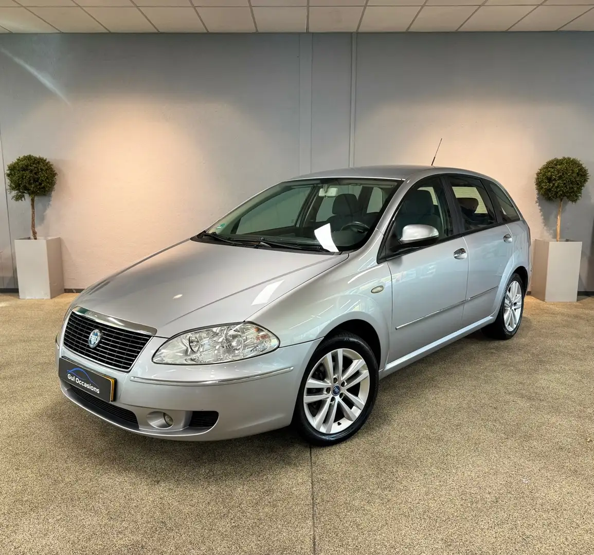 Fiat Croma 2.2-16V Corporate -Automaat - Cruise - Airco - NAP Grau - 1