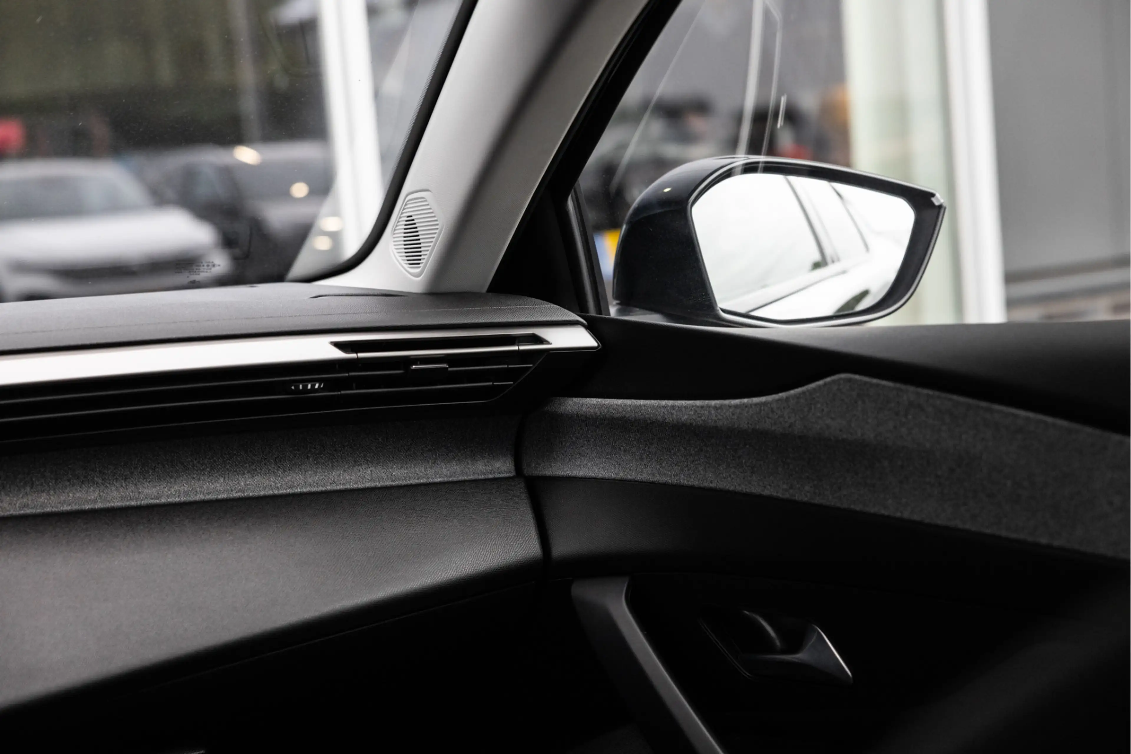 Peugeot 408 1.2 Hybrid 145 e-DCS6 Allure | Camera | 19" | ACC — photo 45