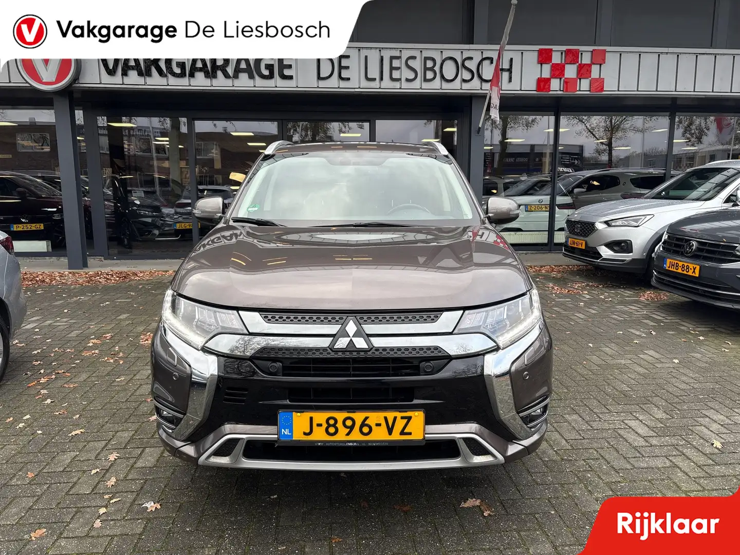Mitsubishi Outlander 2.4 PHEV Intense / Navigatie / trekhaak / camera / Braun - 2