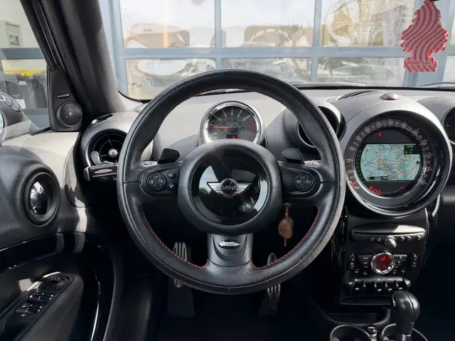 Mini Countryman view 8