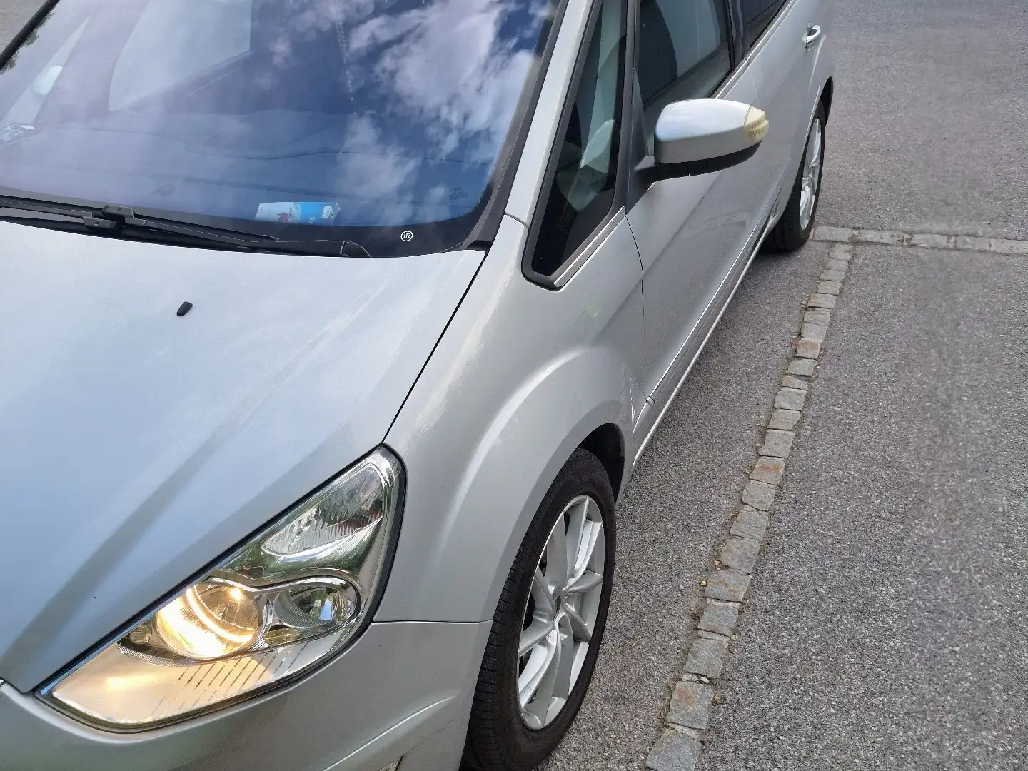 Ford Galaxy 2.0 TDCi DPF Titanium - 1