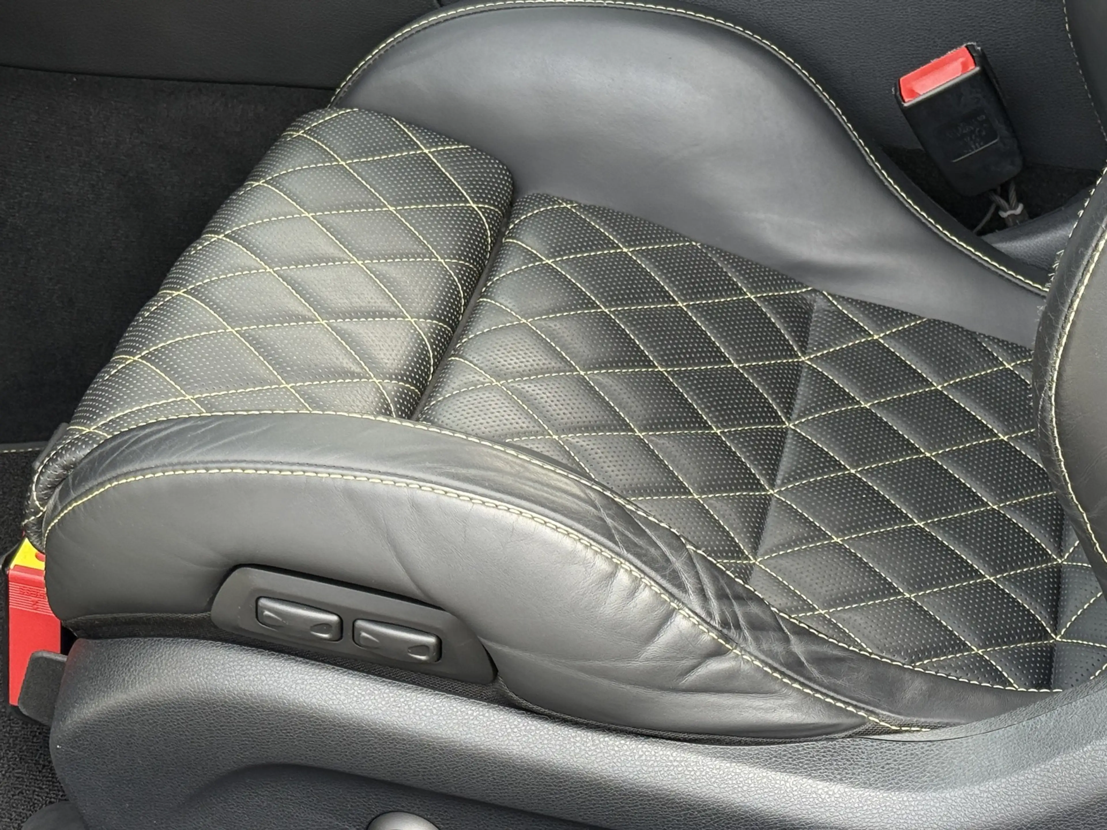 Mercedes-Benz C 63 AMG C S EDITION KERAMIK*BURMESTER*KAMERA*PERMORMANCE S — photo 10
