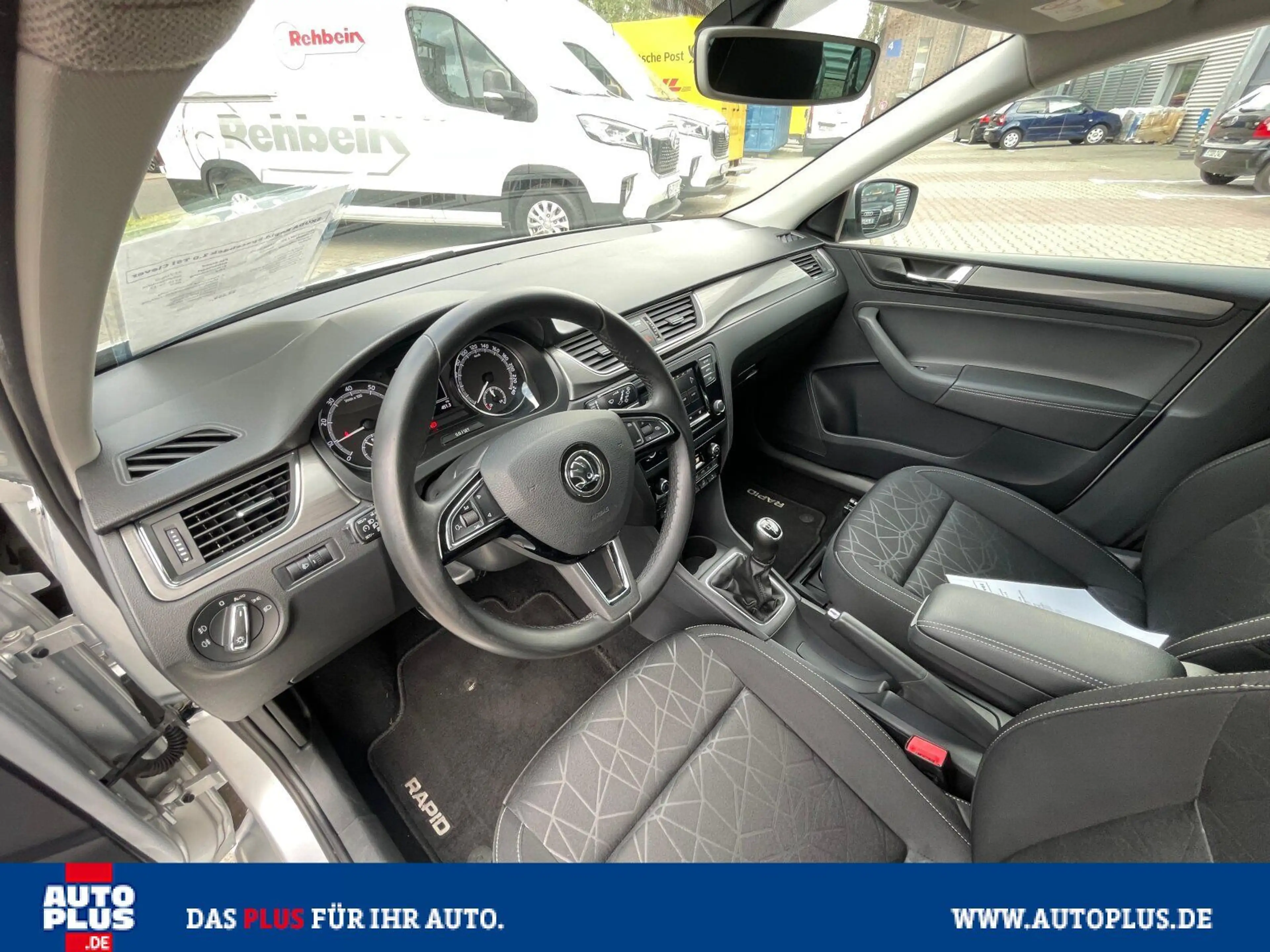 Skoda Rapid/Spaceback Spaceback 1.0 TSI Clever PDC+SITZHEIZUNGBC — photo 12