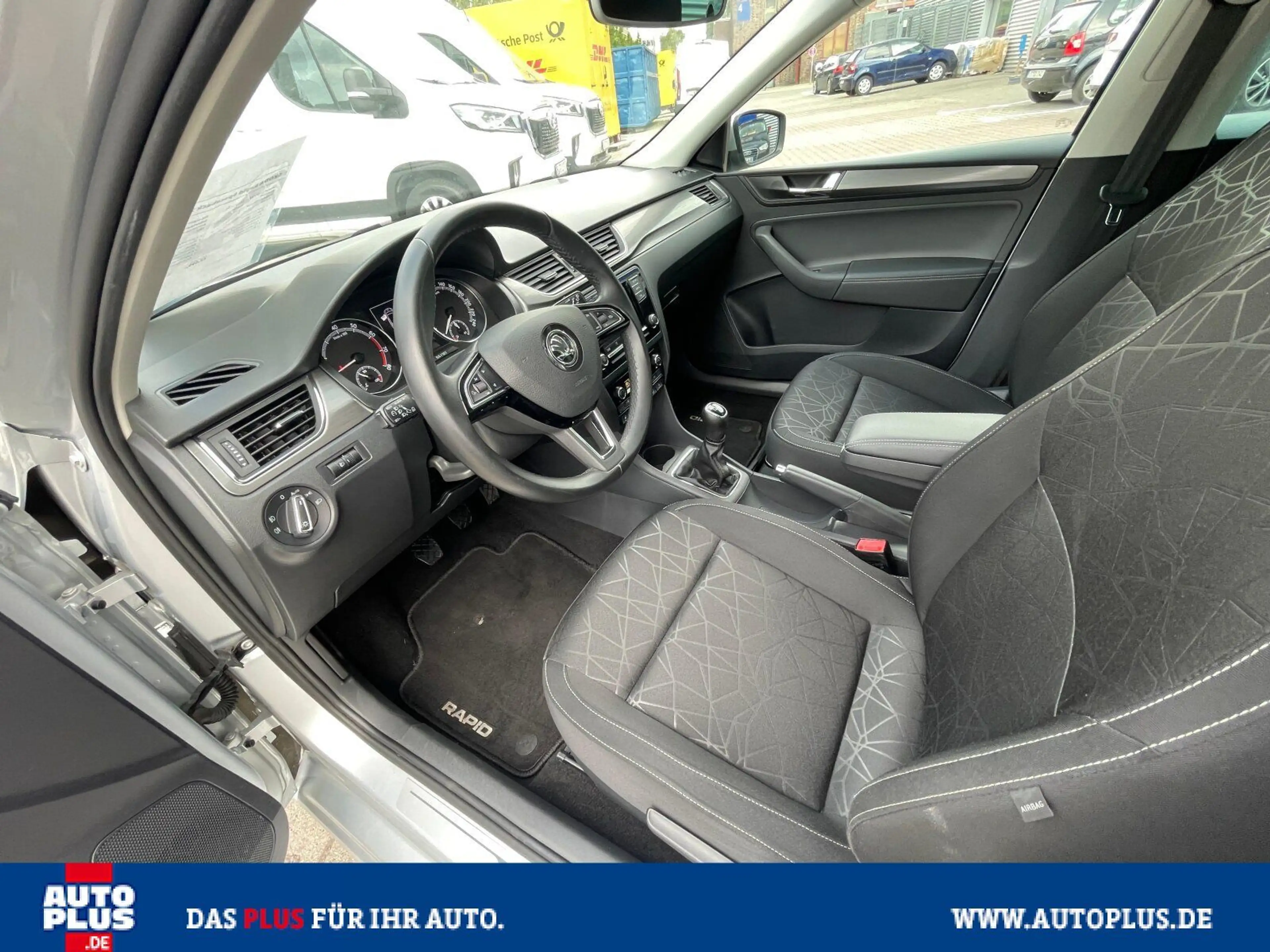 Skoda Rapid/Spaceback Spaceback 1.0 TSI Clever PDC+SITZHEIZUNGBC — photo 13