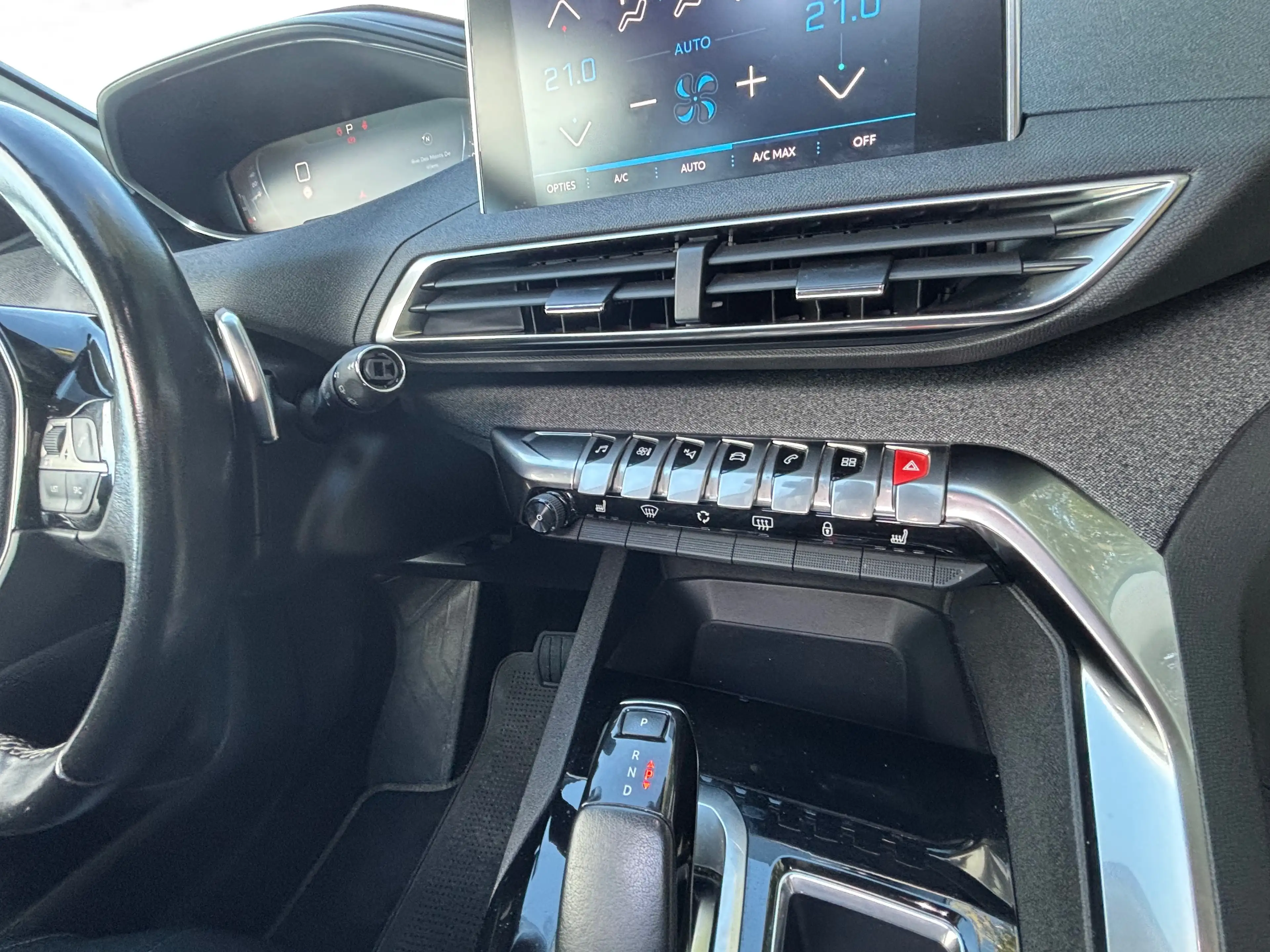 Peugeot 3008 3008 1.2 THP GT Line — photo 11