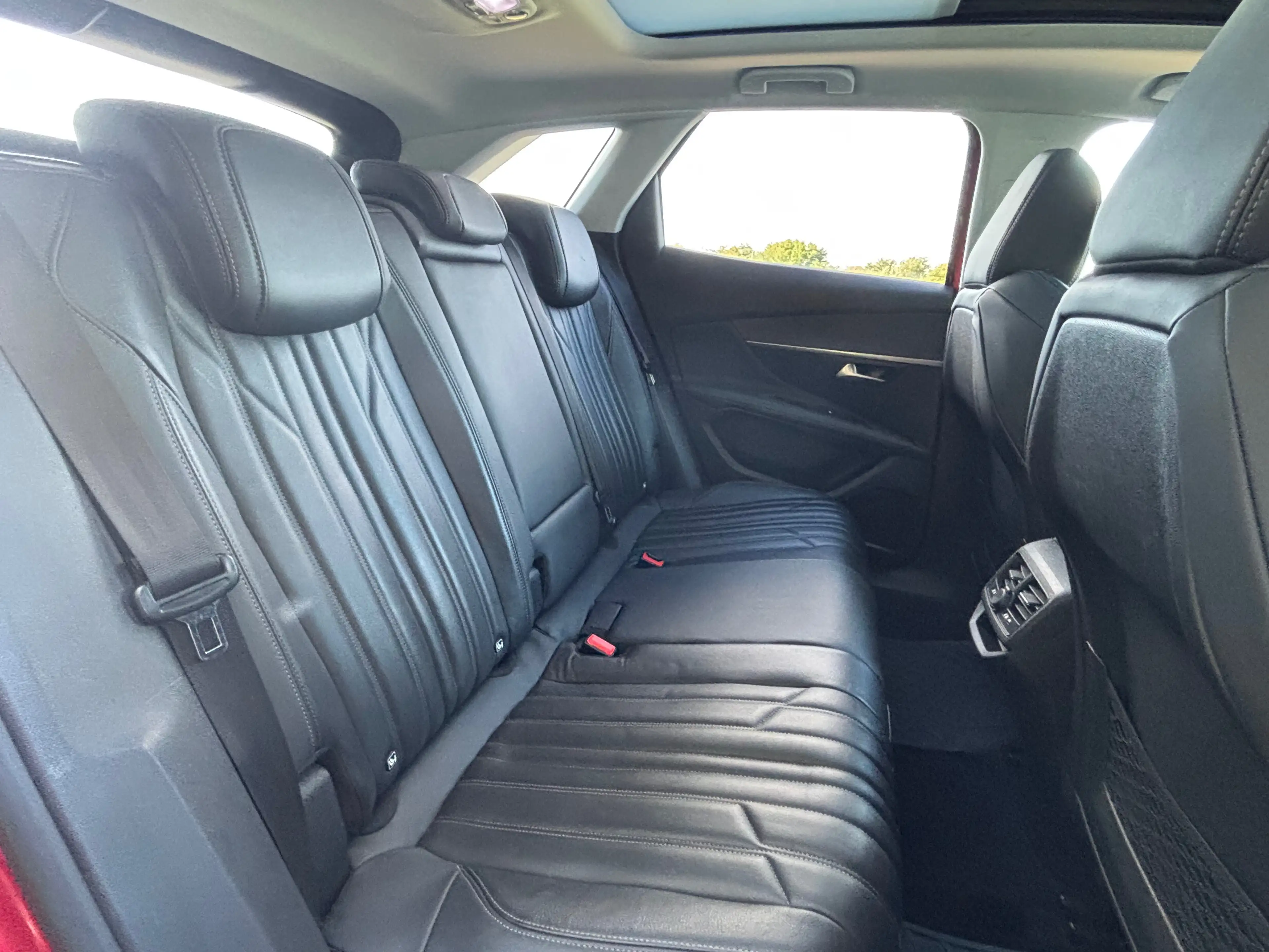 Peugeot 3008 3008 1.2 THP GT Line — photo 9