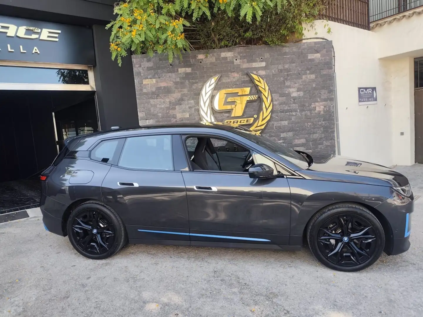 BMW iX xDrive 40 Gris - 2