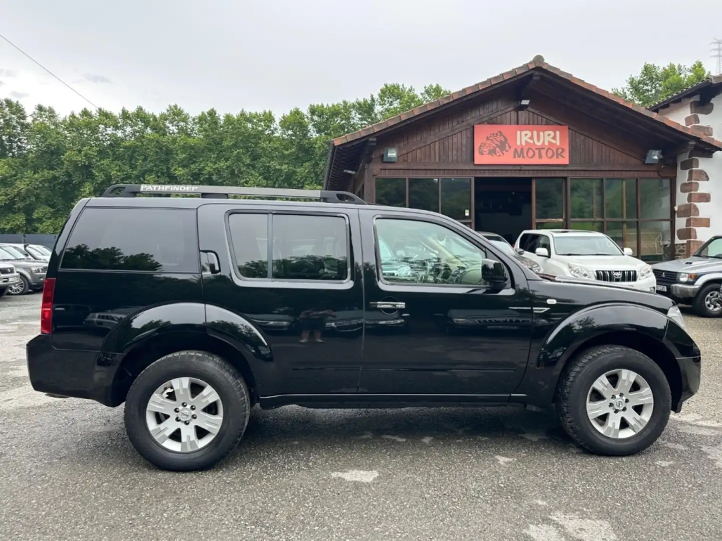 Nissan Pathfinder 2.5dCi LE Aut. Negro - 1