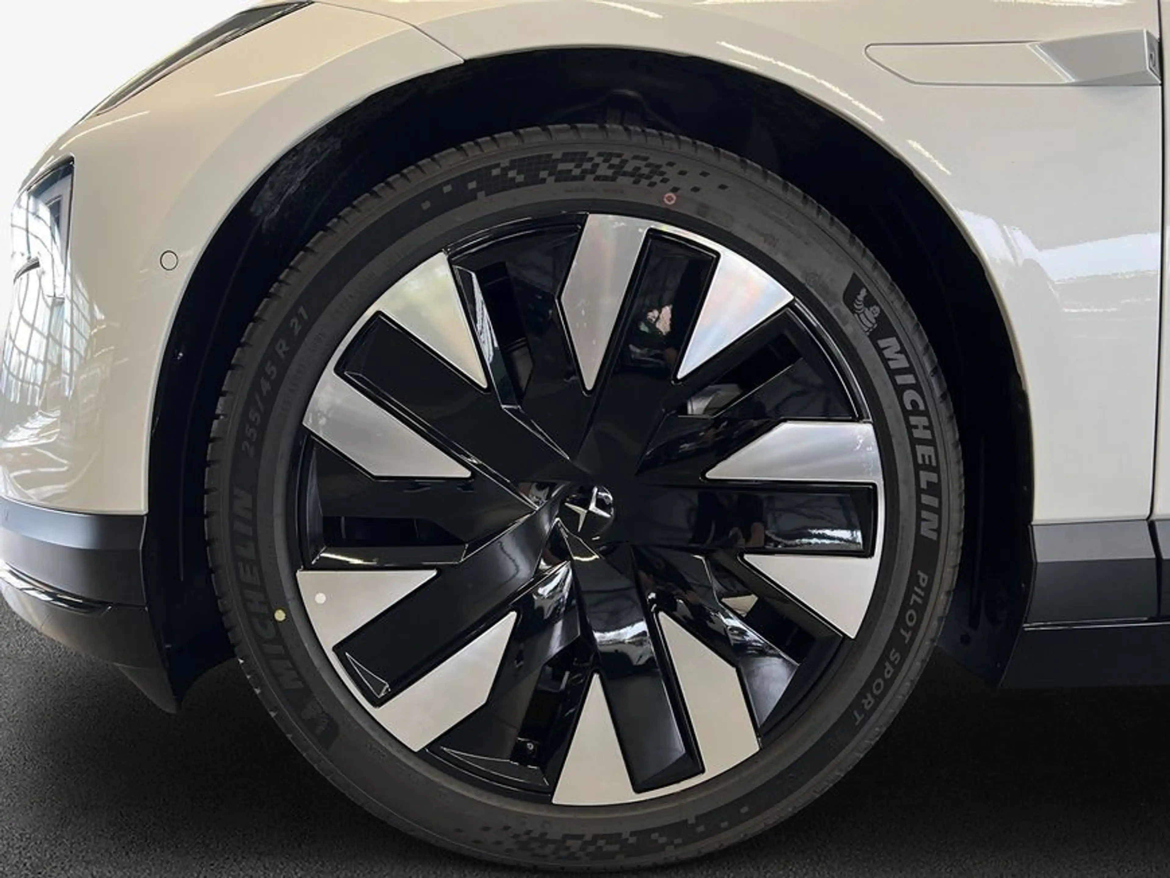 Polestar 4 Single-Motor Glasd 21'' Pilot- Pro- Plus-Paket M — photo 8
