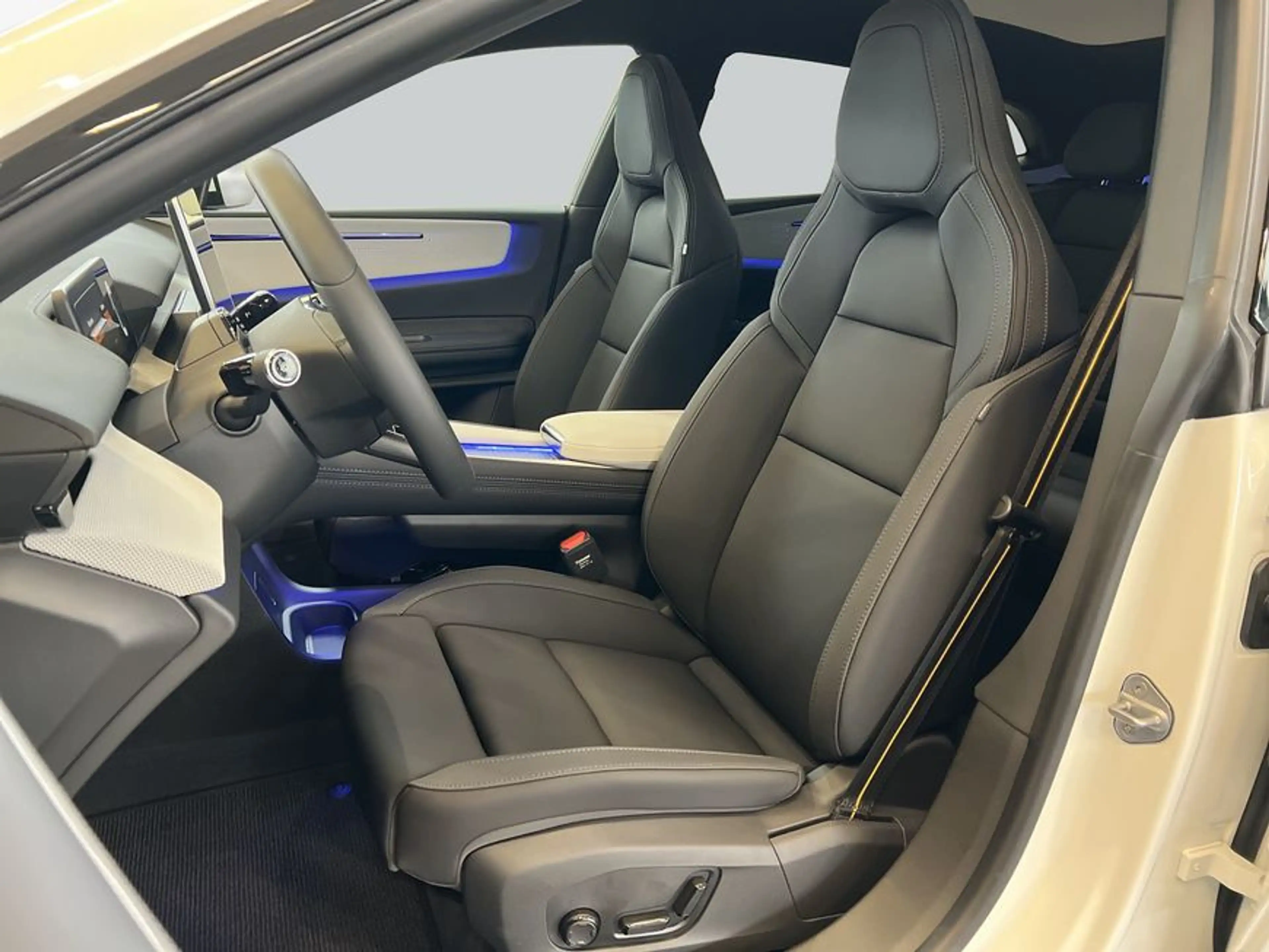 Polestar 4 Single-Motor Glasd 21'' Pilot- Pro- Plus-Paket M — photo 11