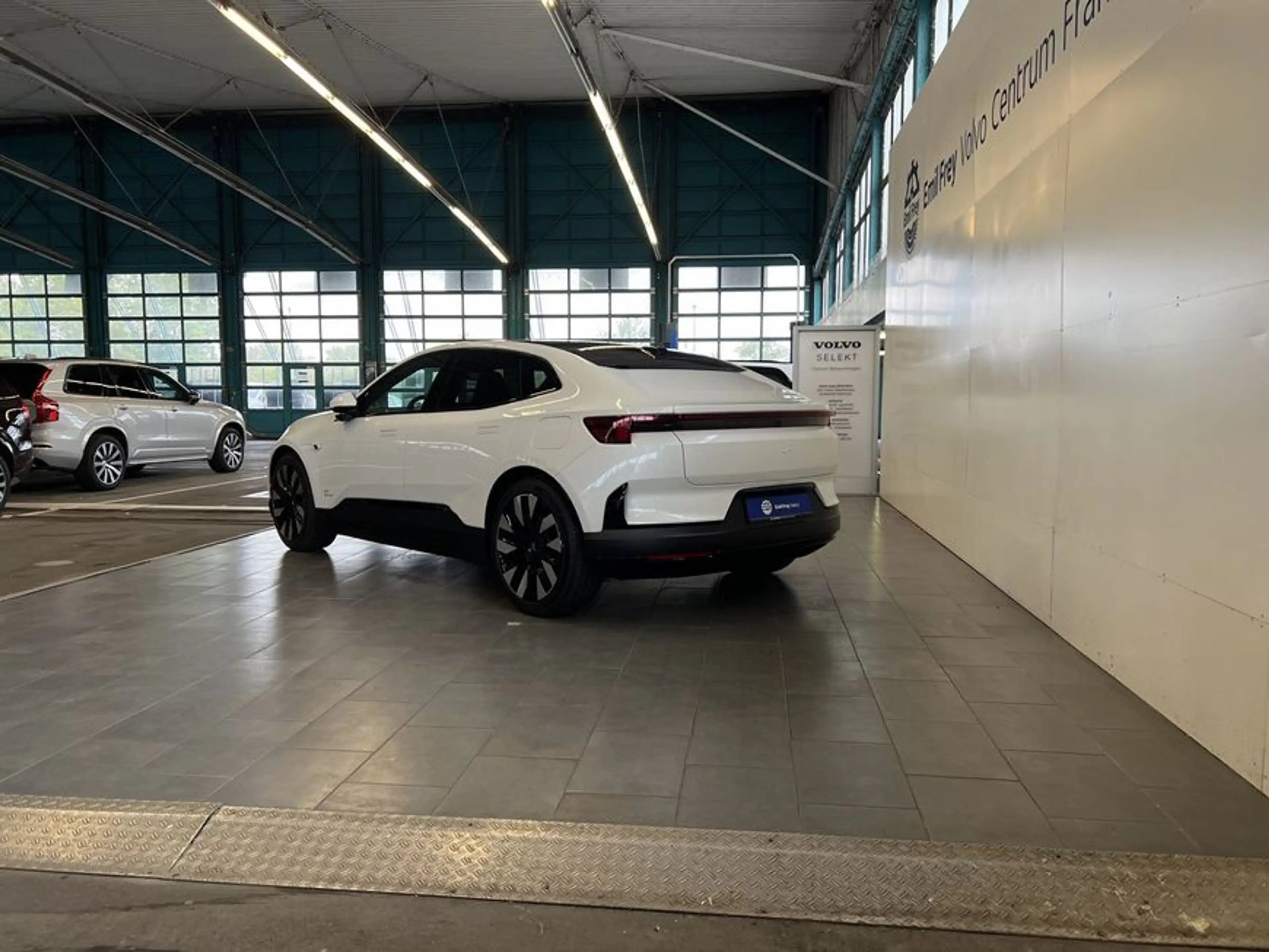 Polestar 4 Single-Motor Glasd 21'' Pilot- Pro- Plus-Paket M — photo 33
