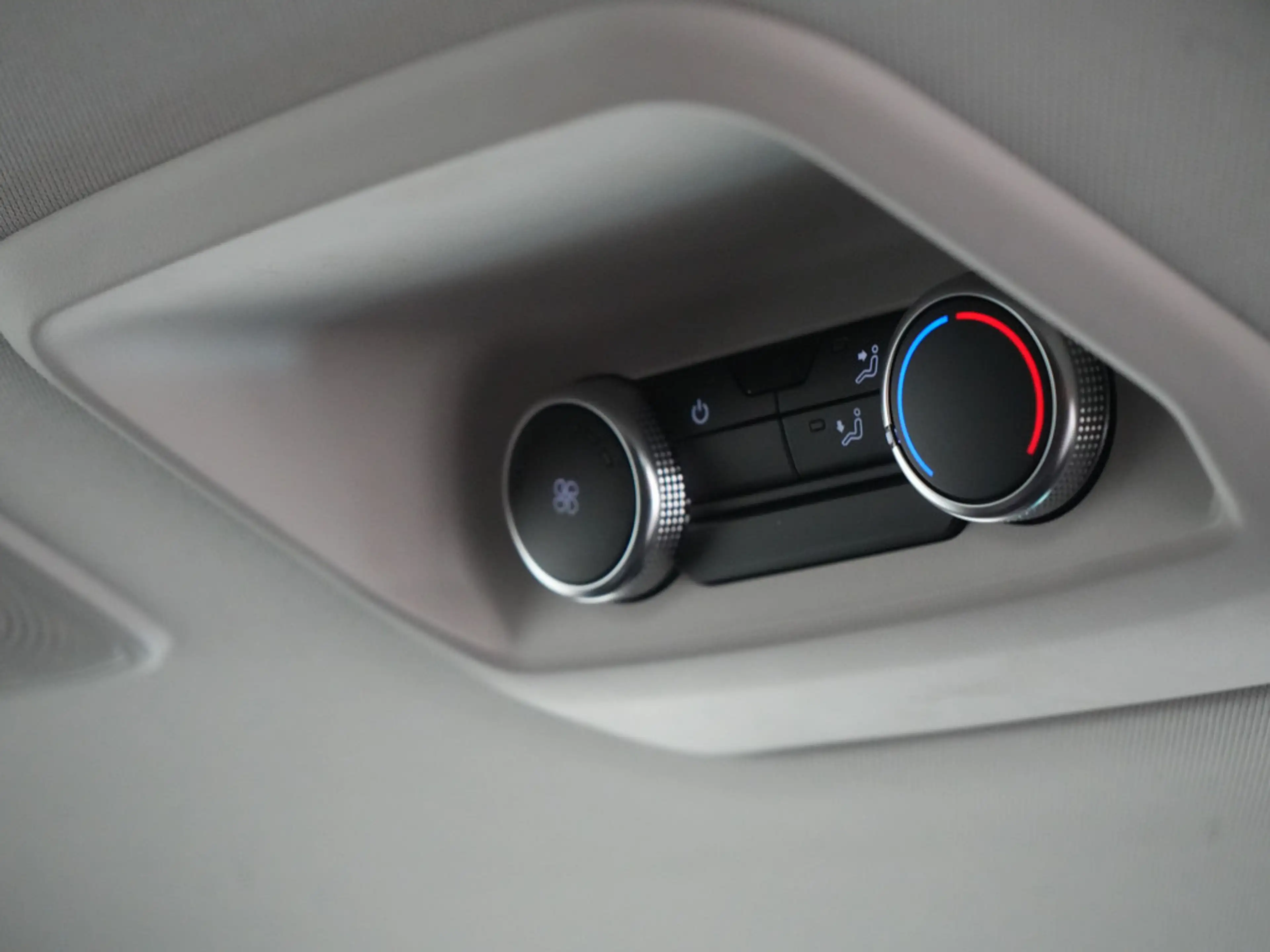 Volkswagen T7 Caravelle TDI Life LED KAM AHK NAVI 7-SITZ — photo 11