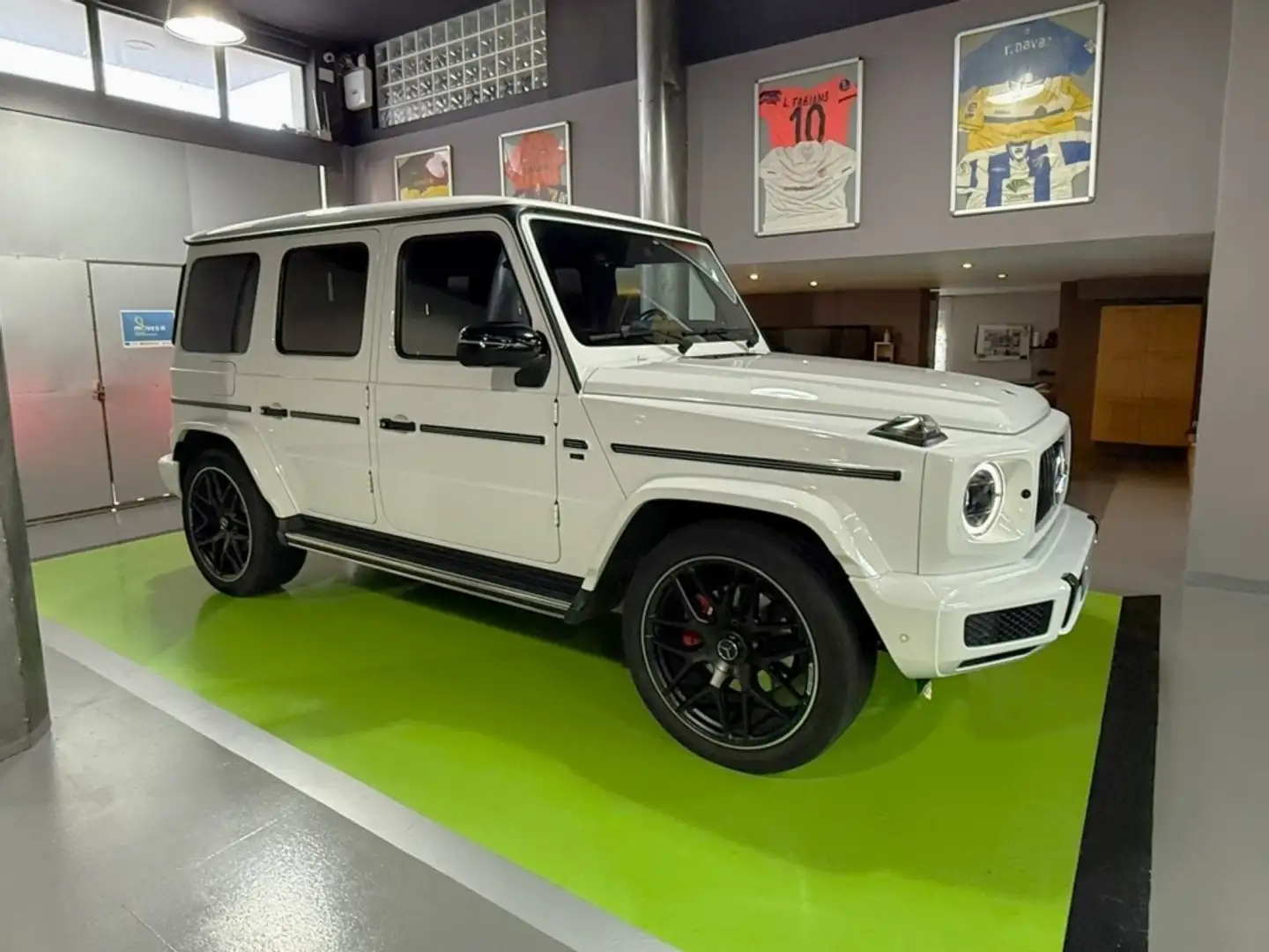 Mercedes-Benz G 400 d 4Matic 9G-Tronic Bílá - 2