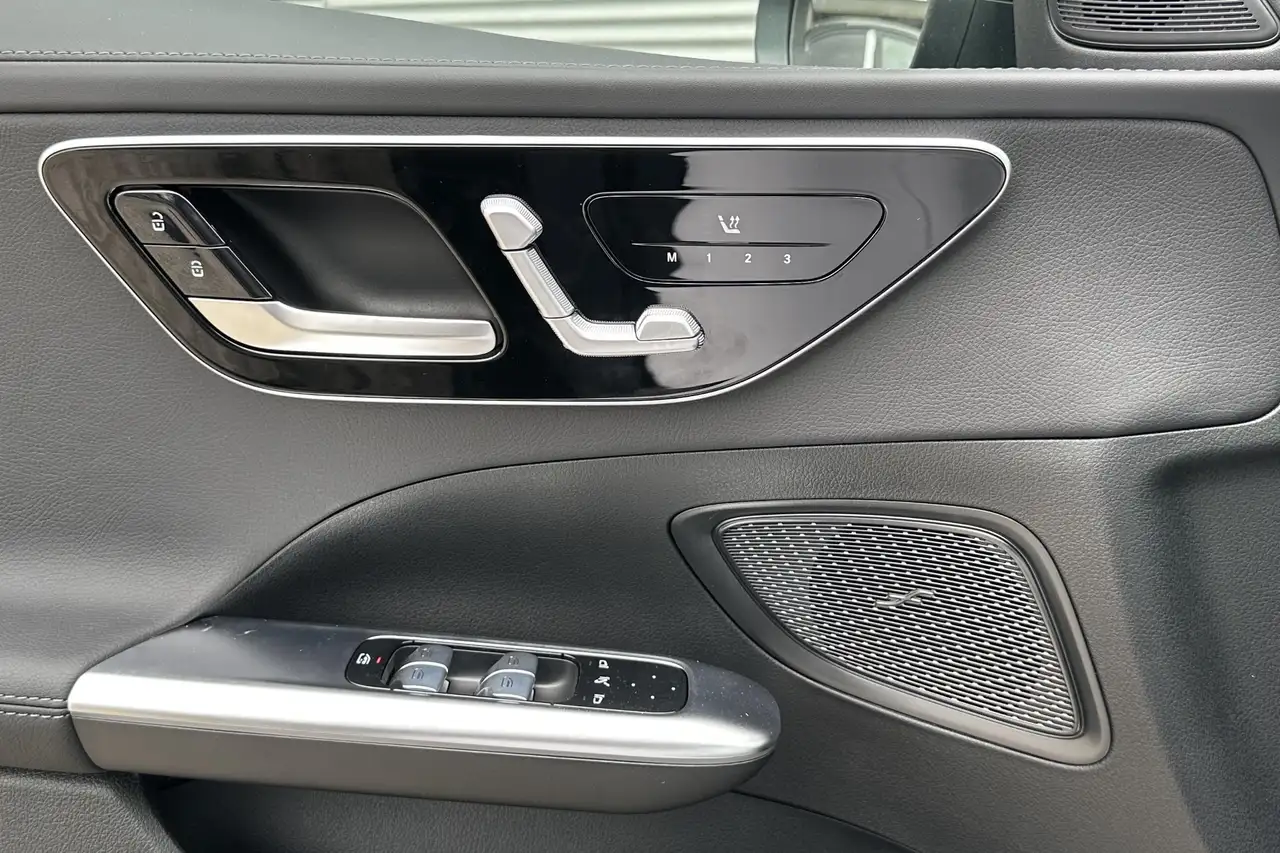 Mercedes-Benz C-Class 2026 — фото 14