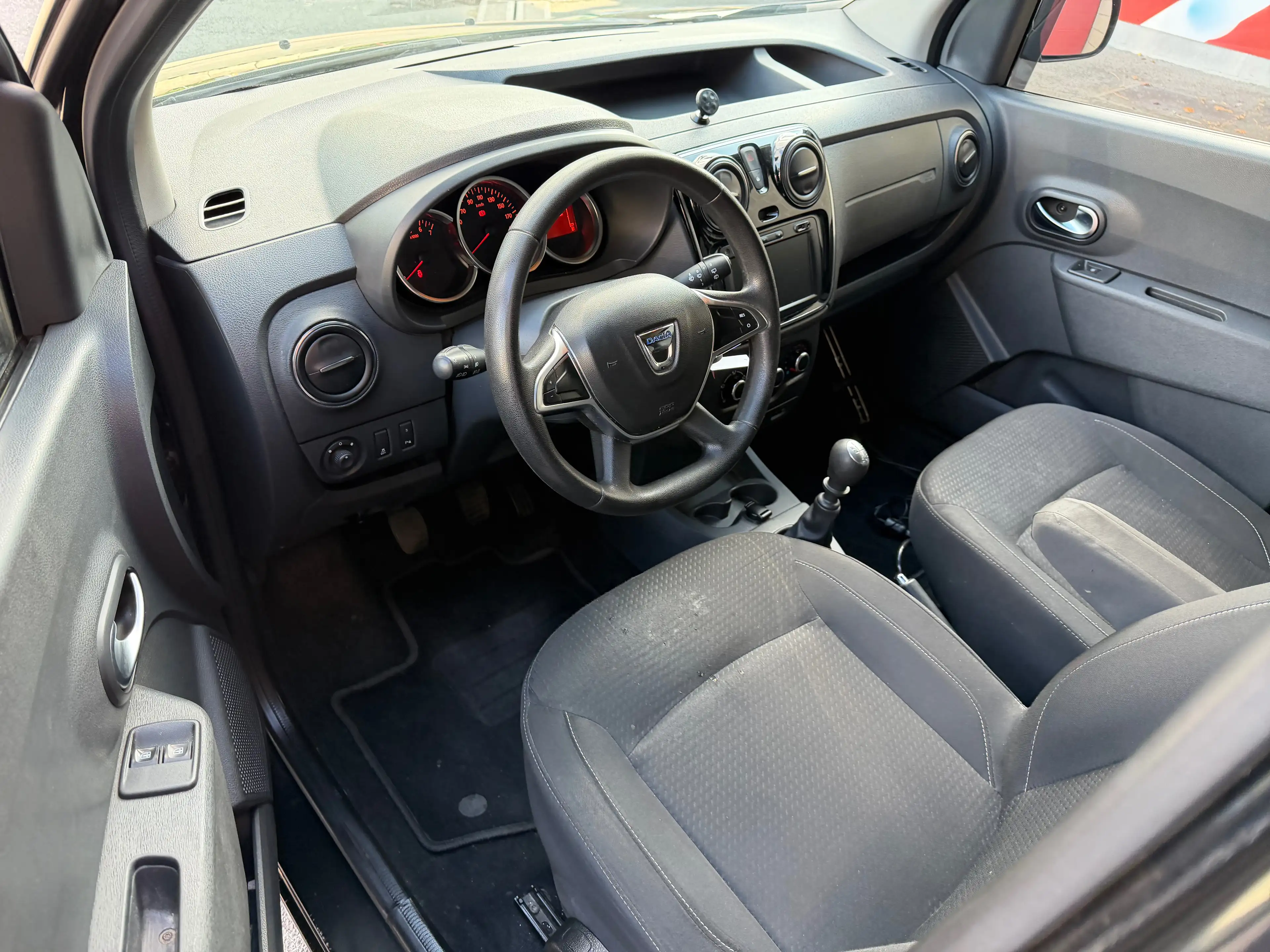 Dacia Dokker 1.5 Blue dCi Comfort (8.223 € HTVA) CAMÉRA + CLIM — photo 9
