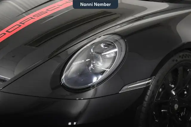 Porsche 911 view 5