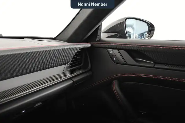 Porsche 911 view 19