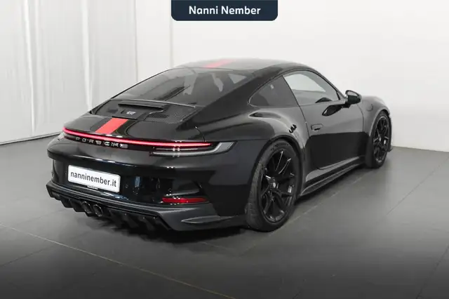 Porsche 911 view 3