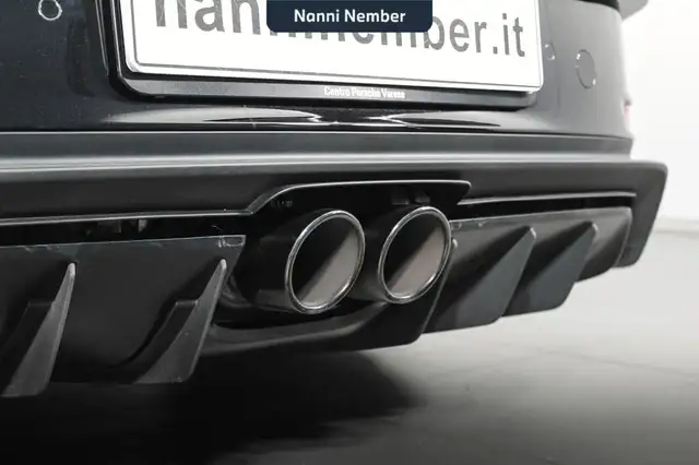 Porsche 911 view 28
