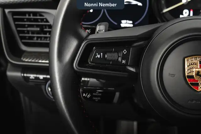 Porsche 911 view 16