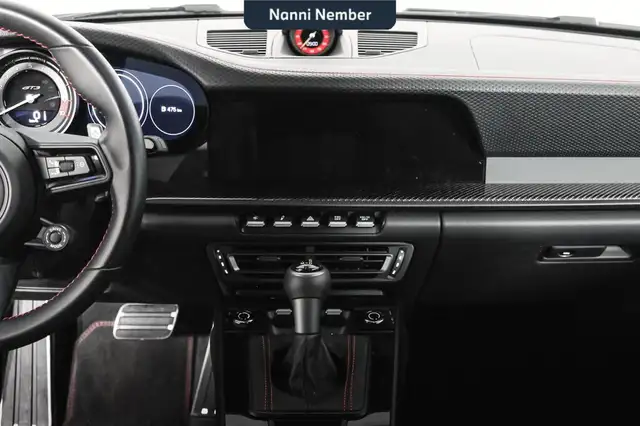 Porsche 911 view 12