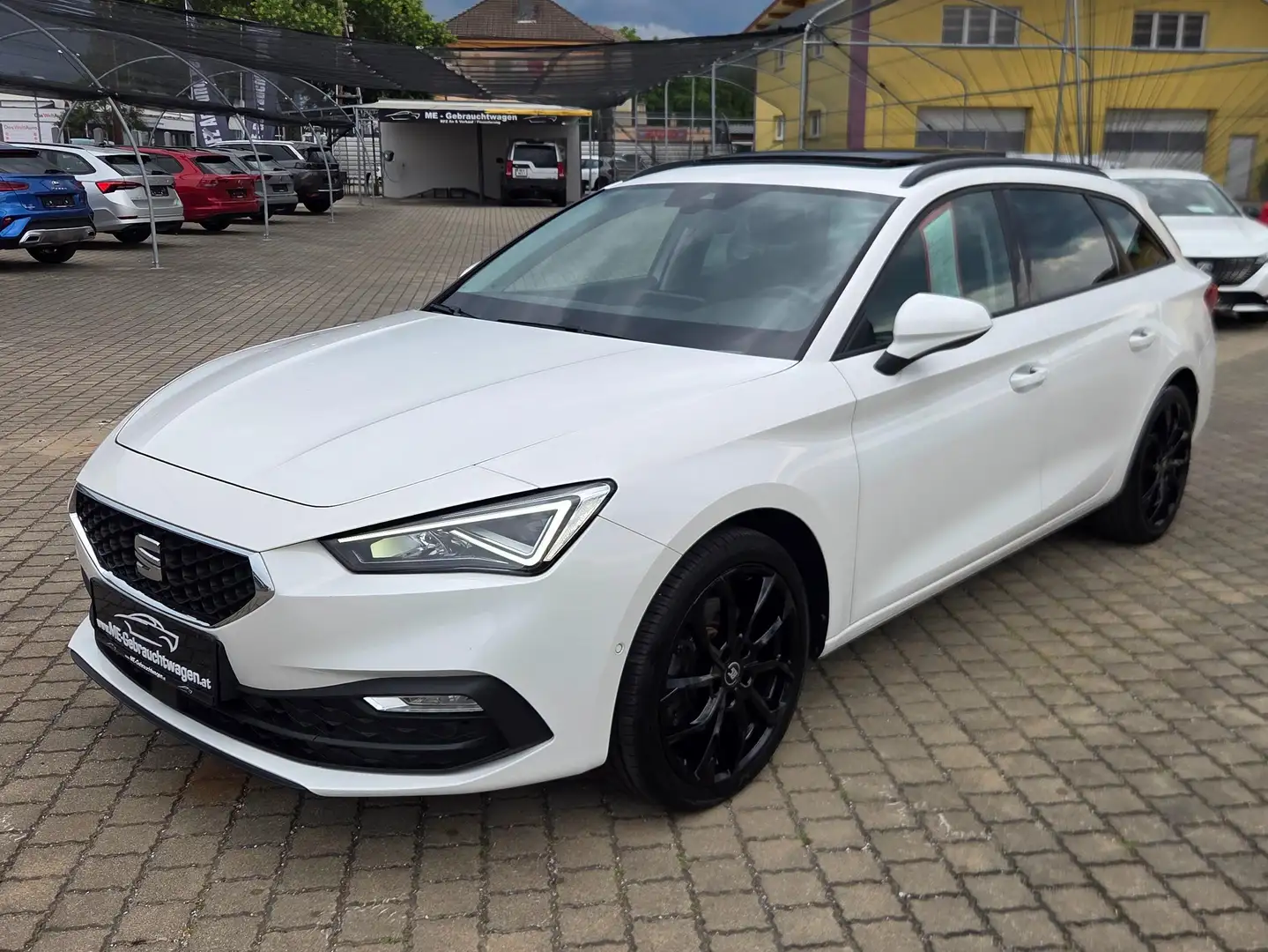 SEAT Leon VOLL-LED/VIRTUELL/NAV/KAMERA/SPORTSITZE/BEATS/ACC* Weiß - 2