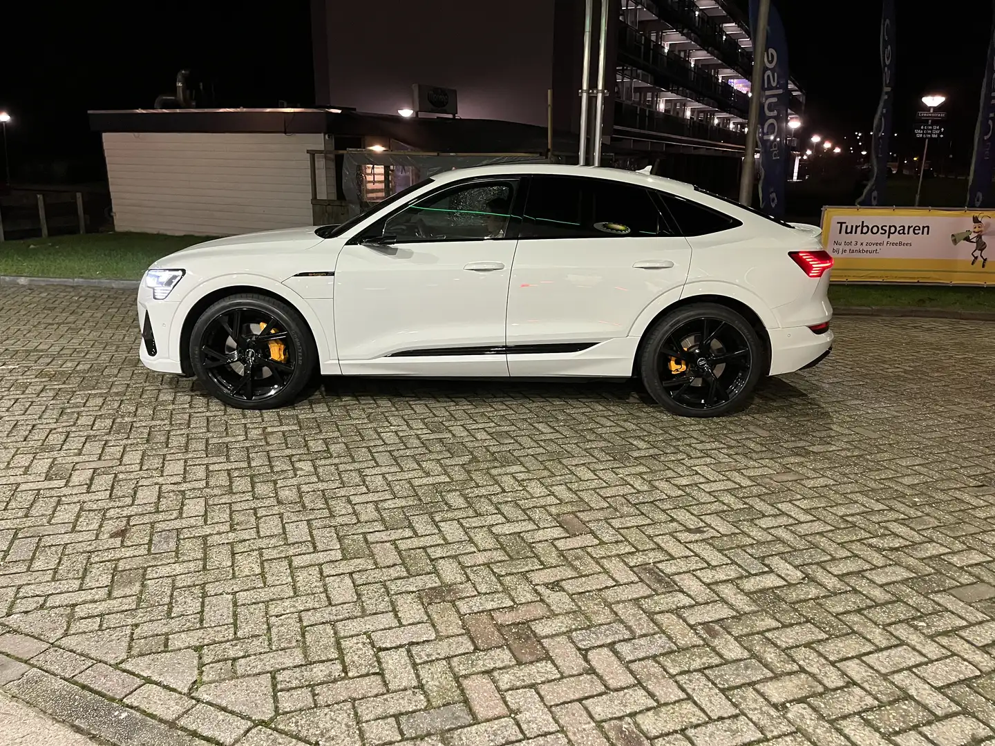 Audi e-tron quattro Bns edit. 55 Білий - 1