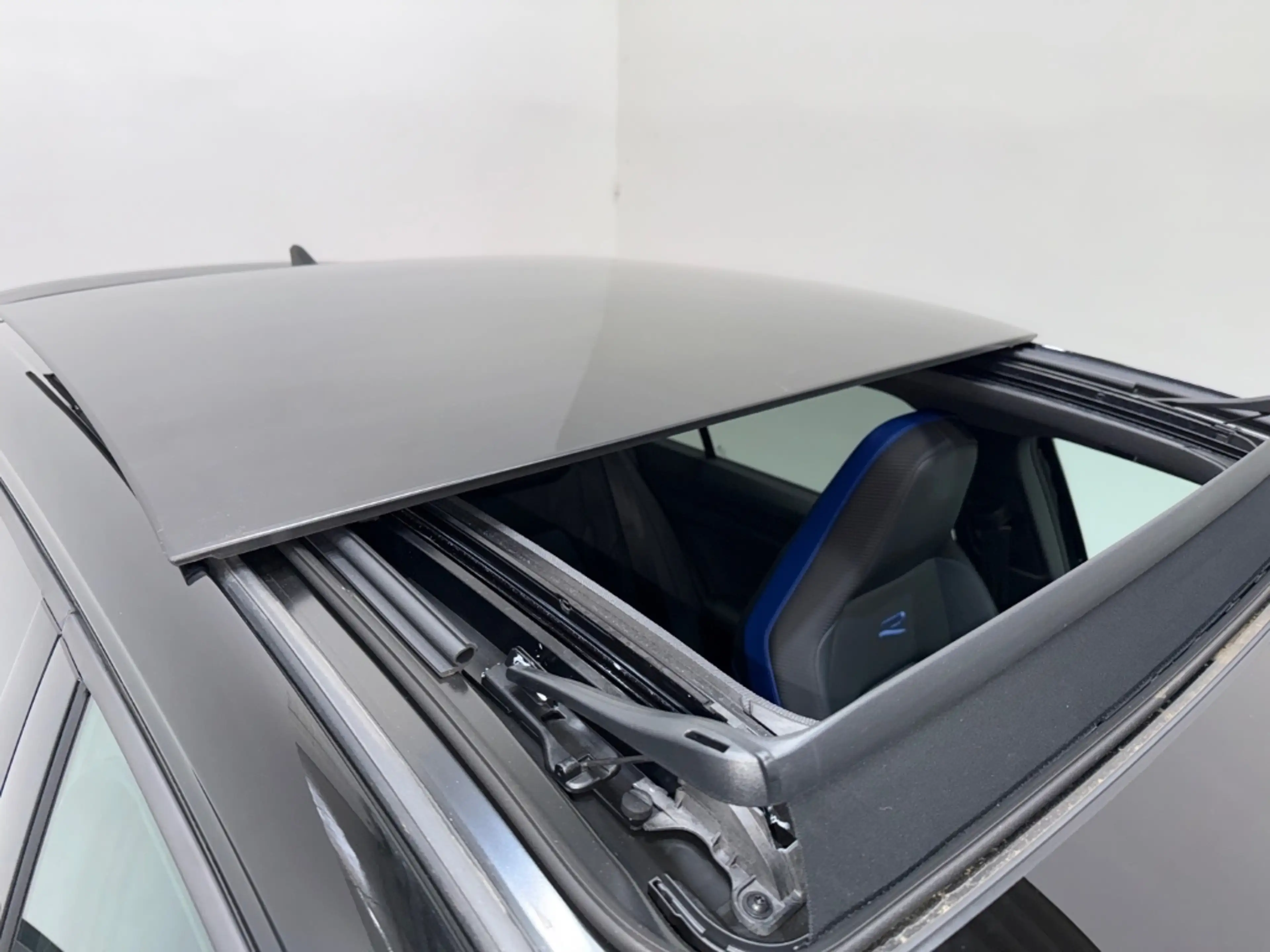 Volkswagen Golf R 4M FACELIFT AKRAPOVIC BLACK LEDER HEAD 360 KAM 19Z — photo 15