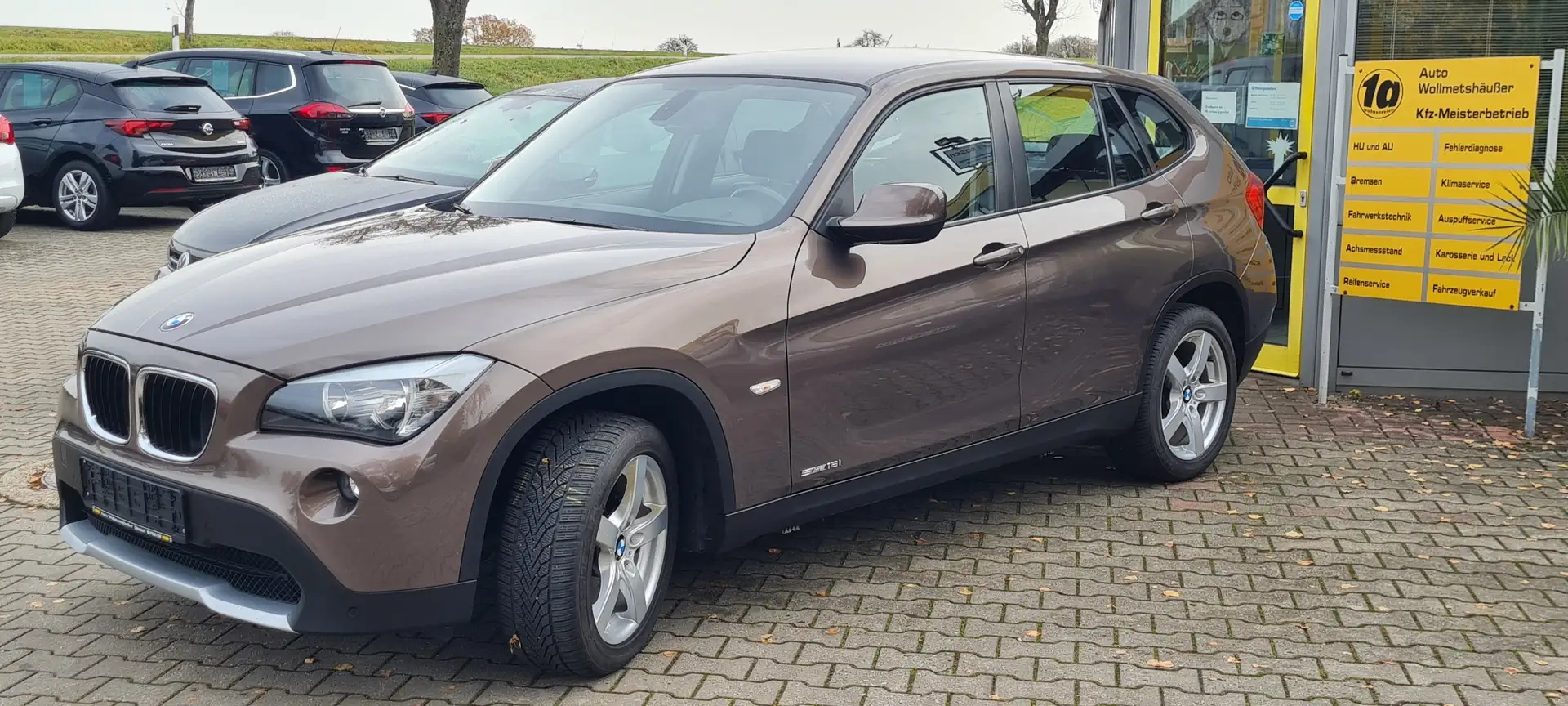 BMW X1 18 i sDrive -PDC SHZ AHK - Braun - 1