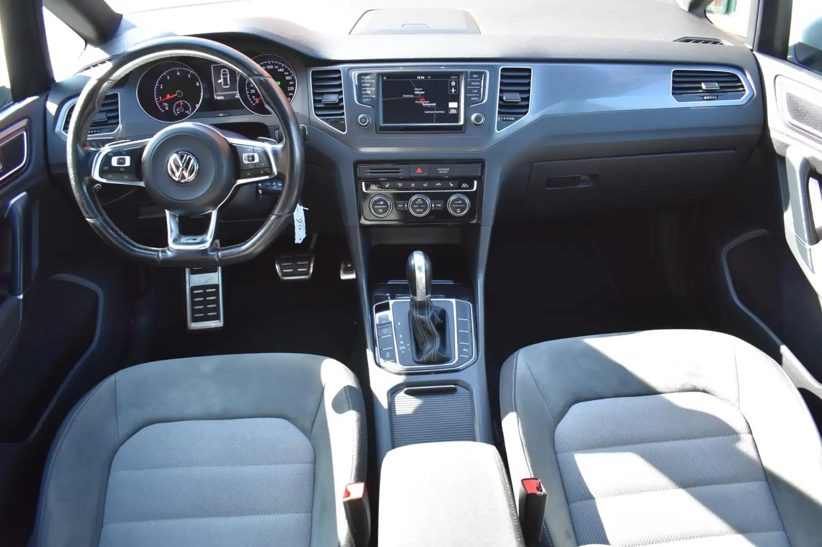Volkswagen Golf Sportsvan 1.4 TSI Highline '17 Pano Clima R-Line Clima Navi Wit - 2