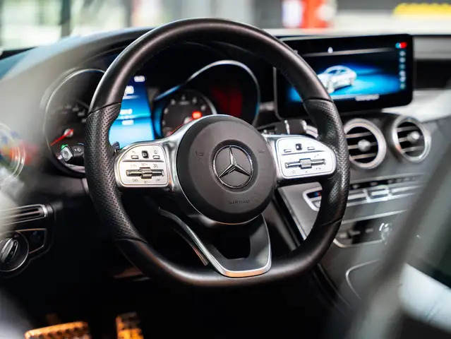 Mercedes-Benz C Class view 7