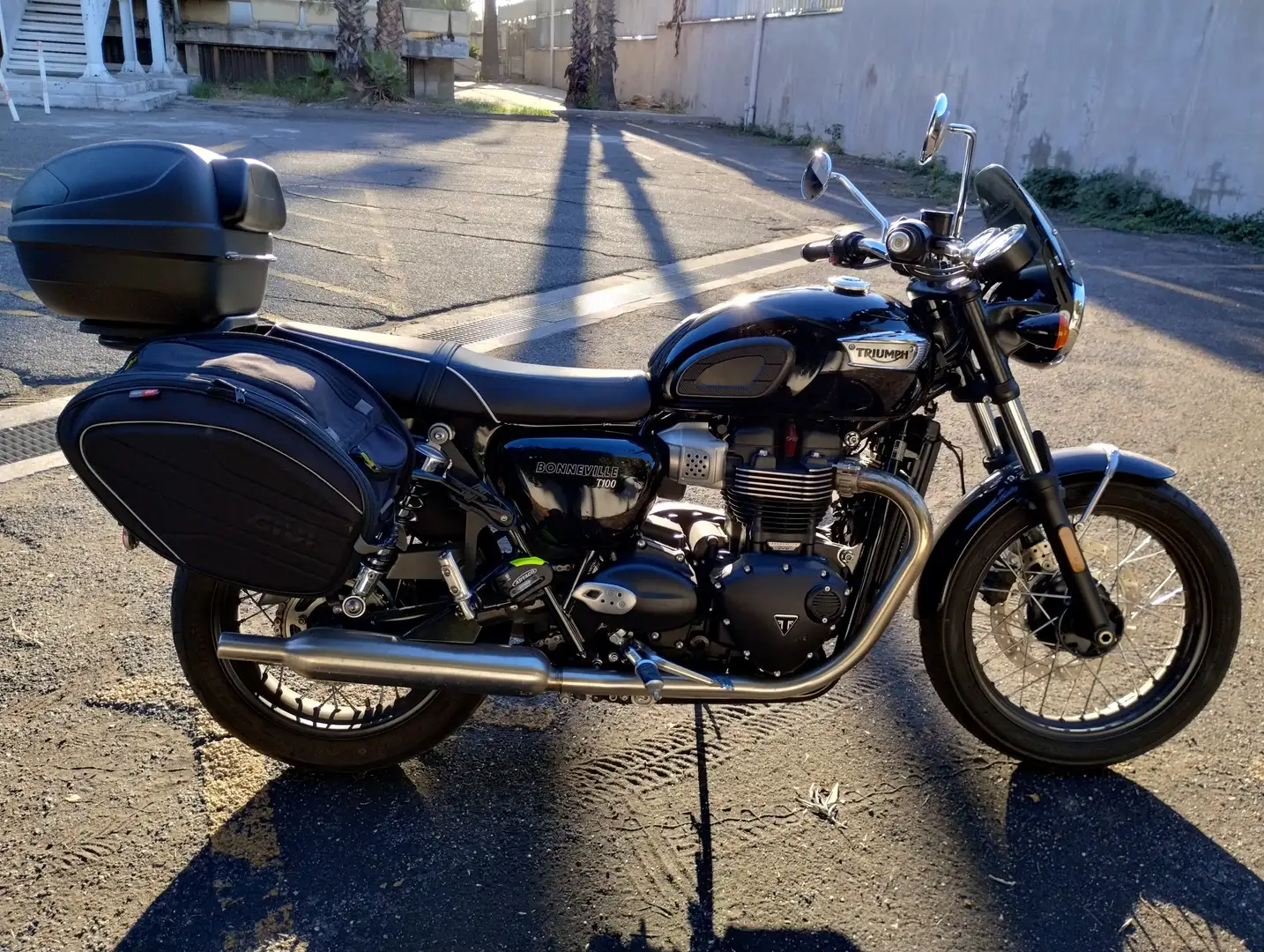 Triumph Bonneville T100 Jet black Negru - 2
