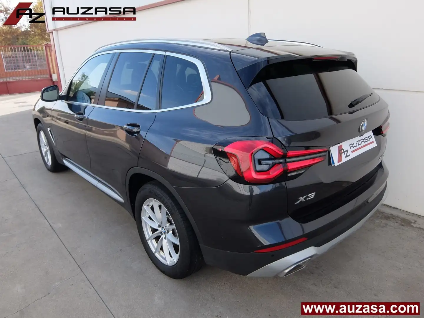 BMW X3 xDrive 20dA xLine Grau - 2