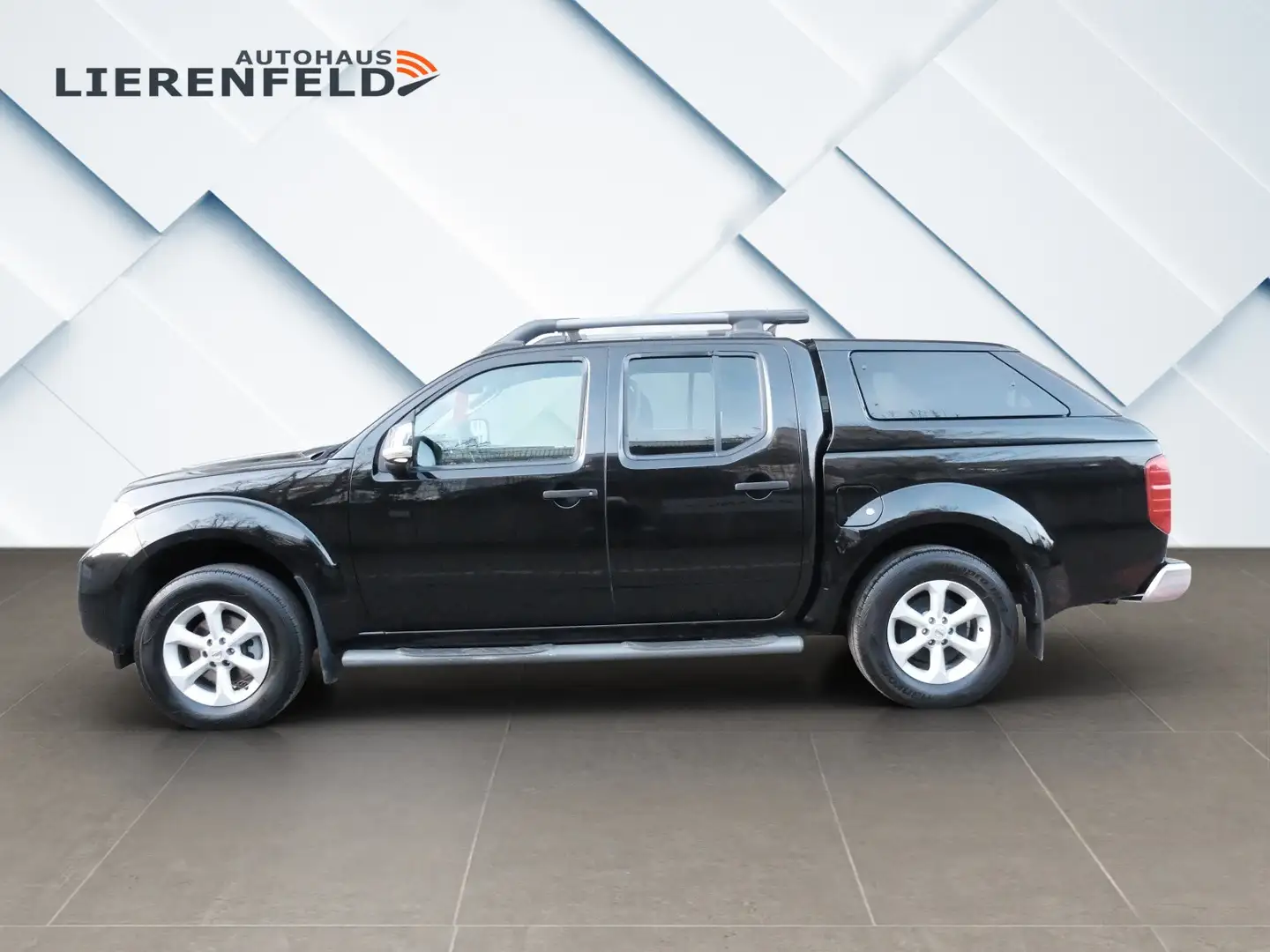Nissan Navara Double Cab LE 4X4 1.Hand Schwarz - 2