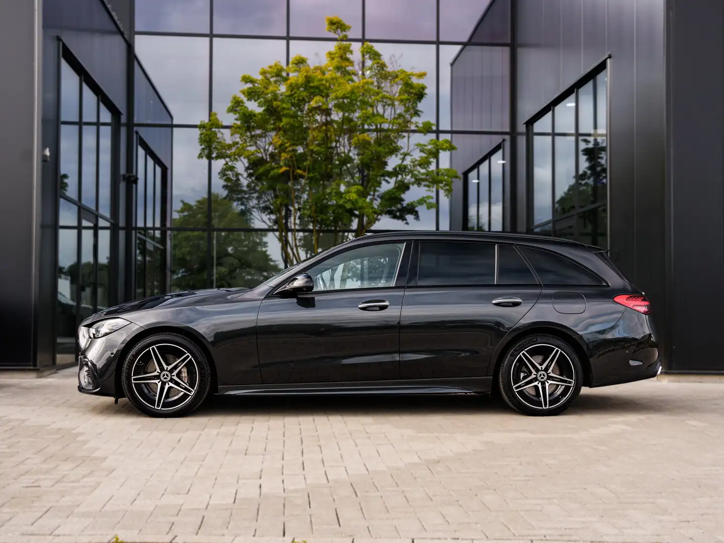 Mercedes-Benz C 300 PHEV - AMG - 360° - HUD - 360° - trekhaak Grijs - 2