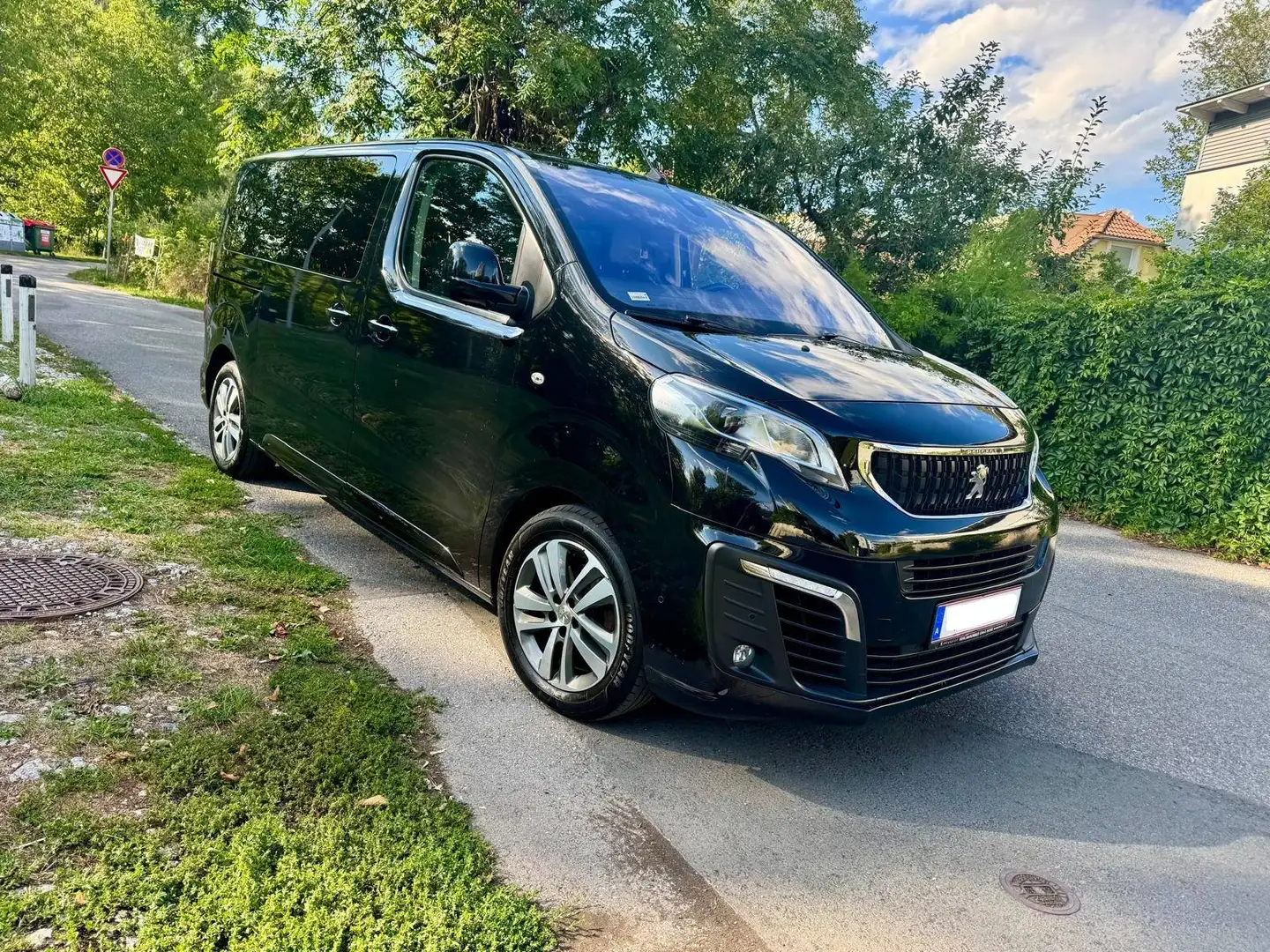 Peugeot Traveller Traveller Business VIP L2 BlueHDI 180 S Schwarz - 2