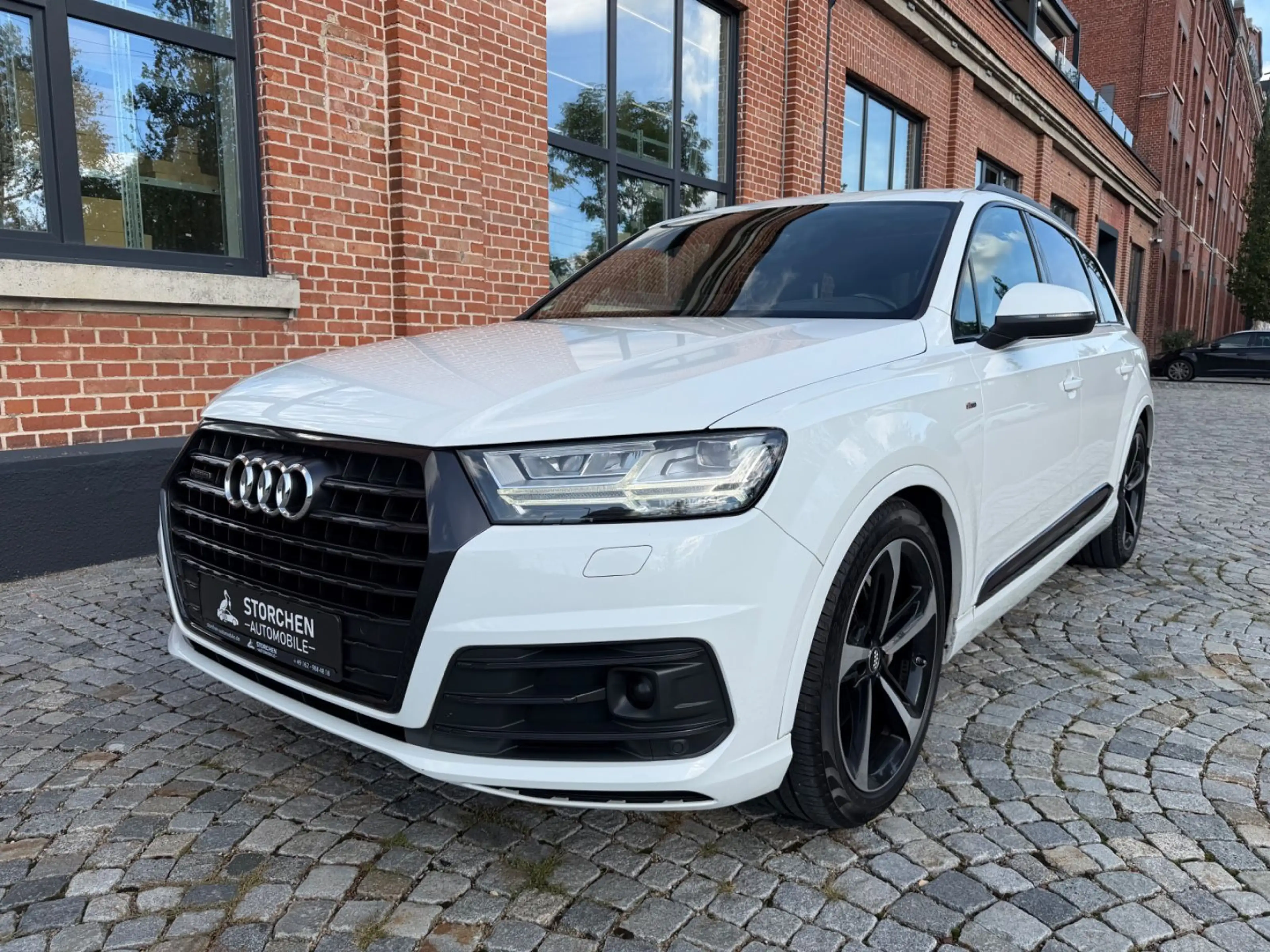 Audi Q7 3.0 TDI S-Line *1.Hand*7 Sitze*Voll*Pano* — photo 6