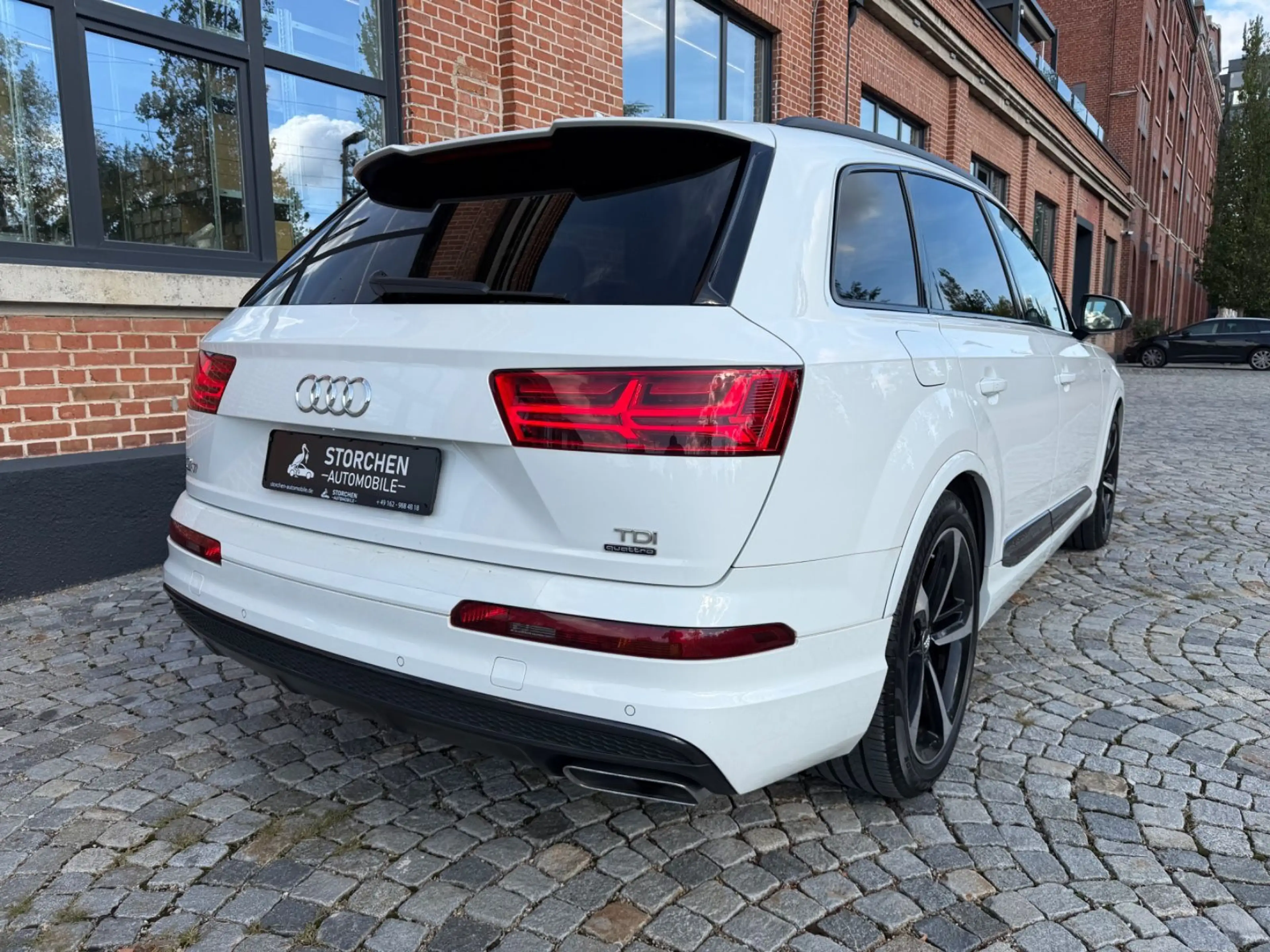 Audi Q7 3.0 TDI S-Line *1.Hand*7 Sitze*Voll*Pano* — photo 3
