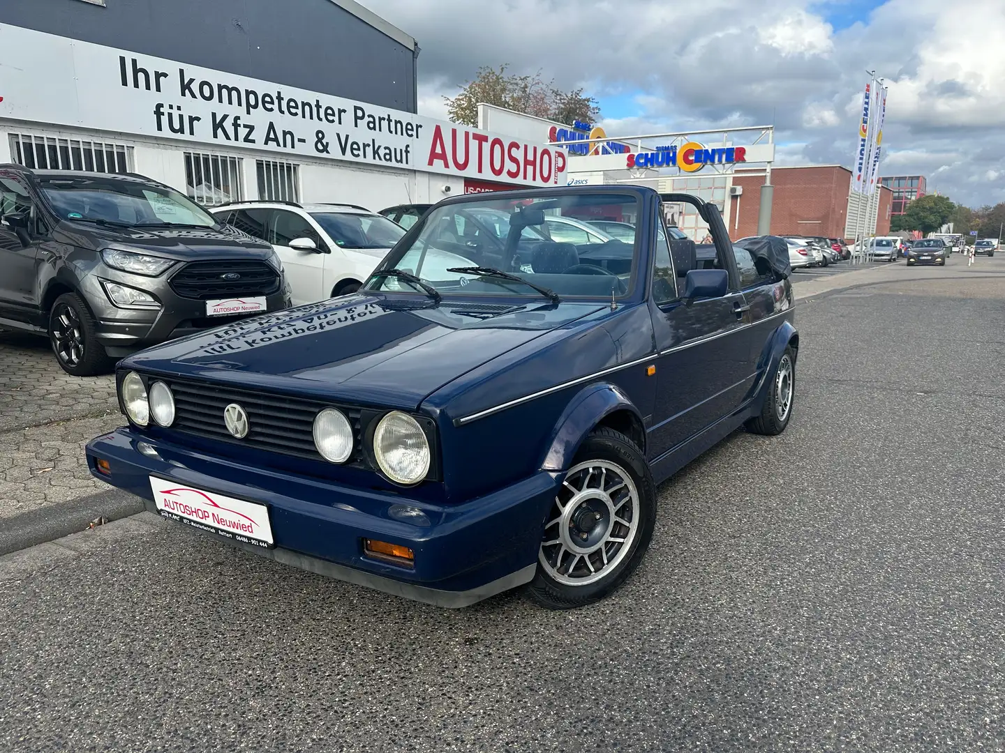 Volkswagen Golf Cabriolet Youngline Karmann *Oldtimer+Rostfrei+Verdeck neu* Blau - 1