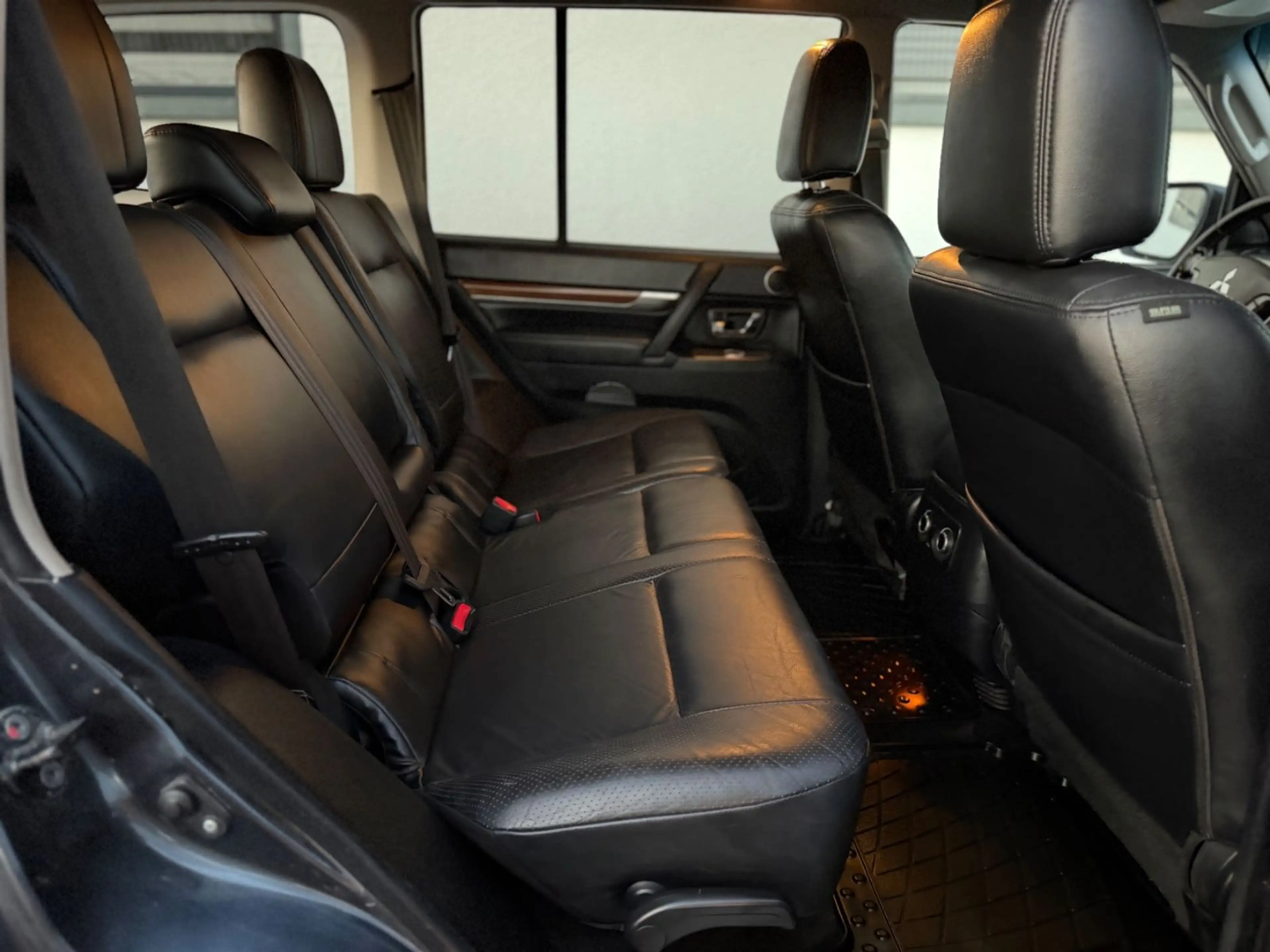 Mitsubishi Pajero 3.2 DI-D Instyle /7SITZER/KAMERA/AHK — photo 13