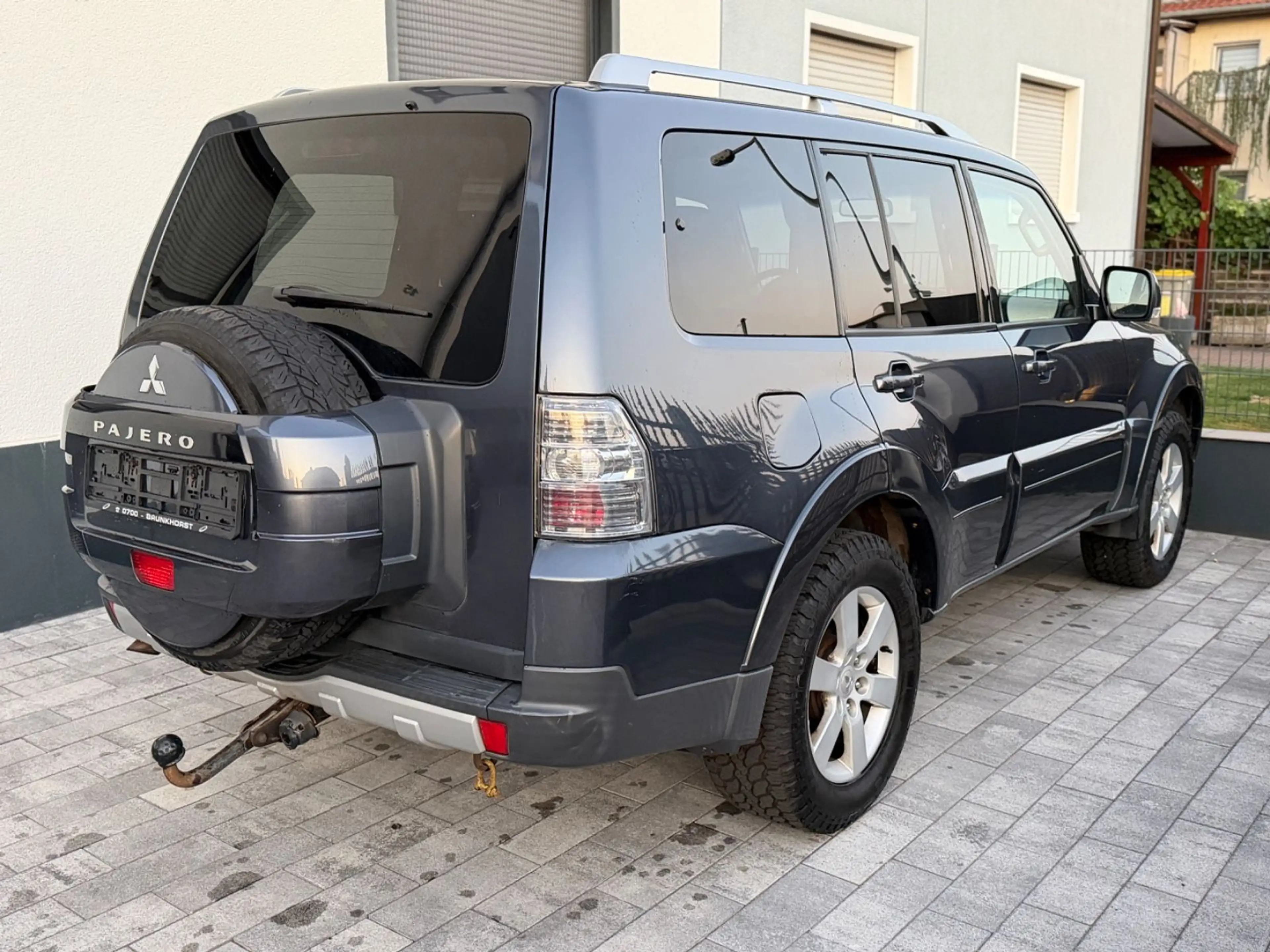 Mitsubishi Pajero 3.2 DI-D Instyle /7SITZER/KAMERA/AHK — photo 4