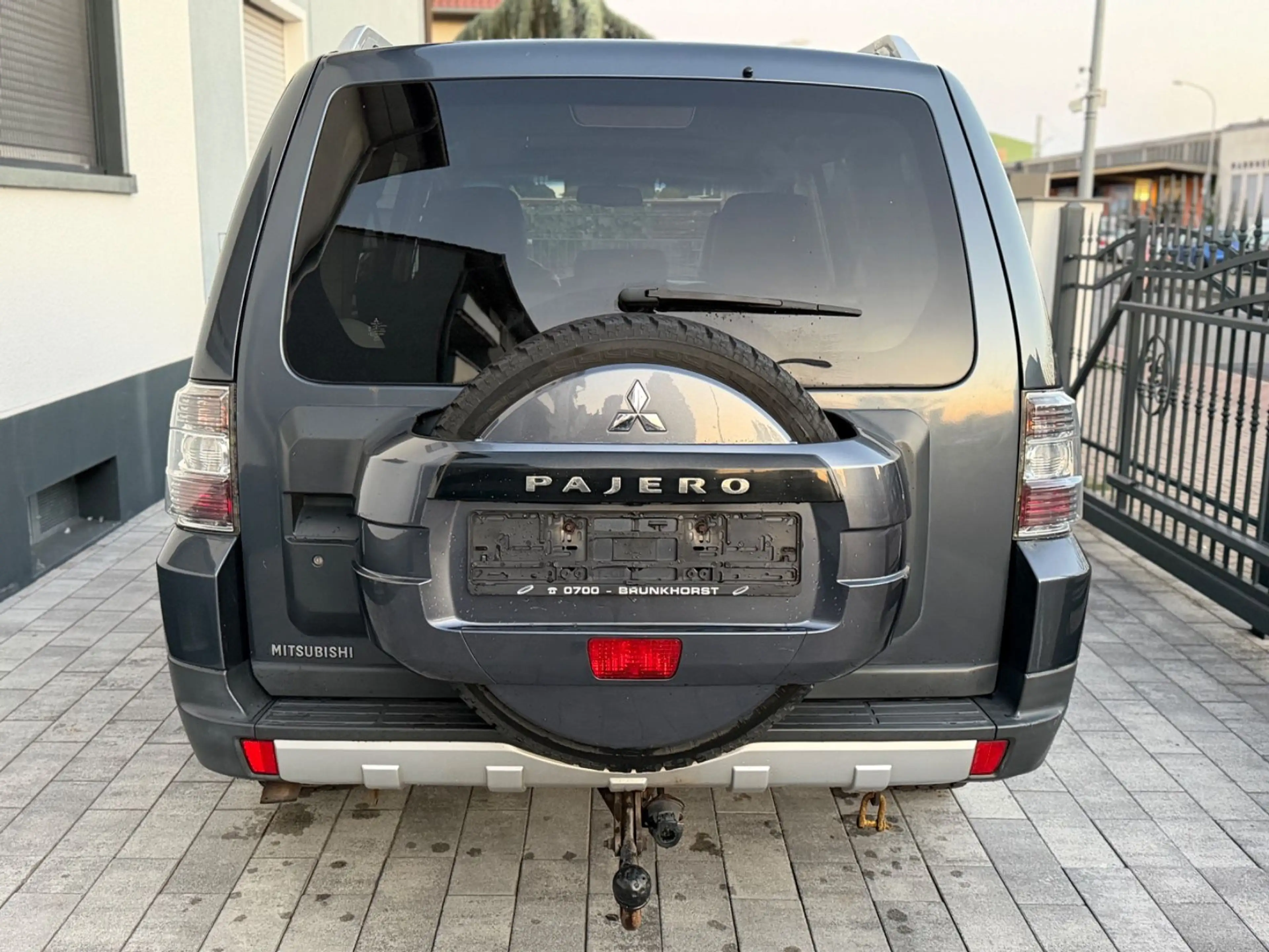 Mitsubishi Pajero 3.2 DI-D Instyle /7SITZER/KAMERA/AHK — photo 5