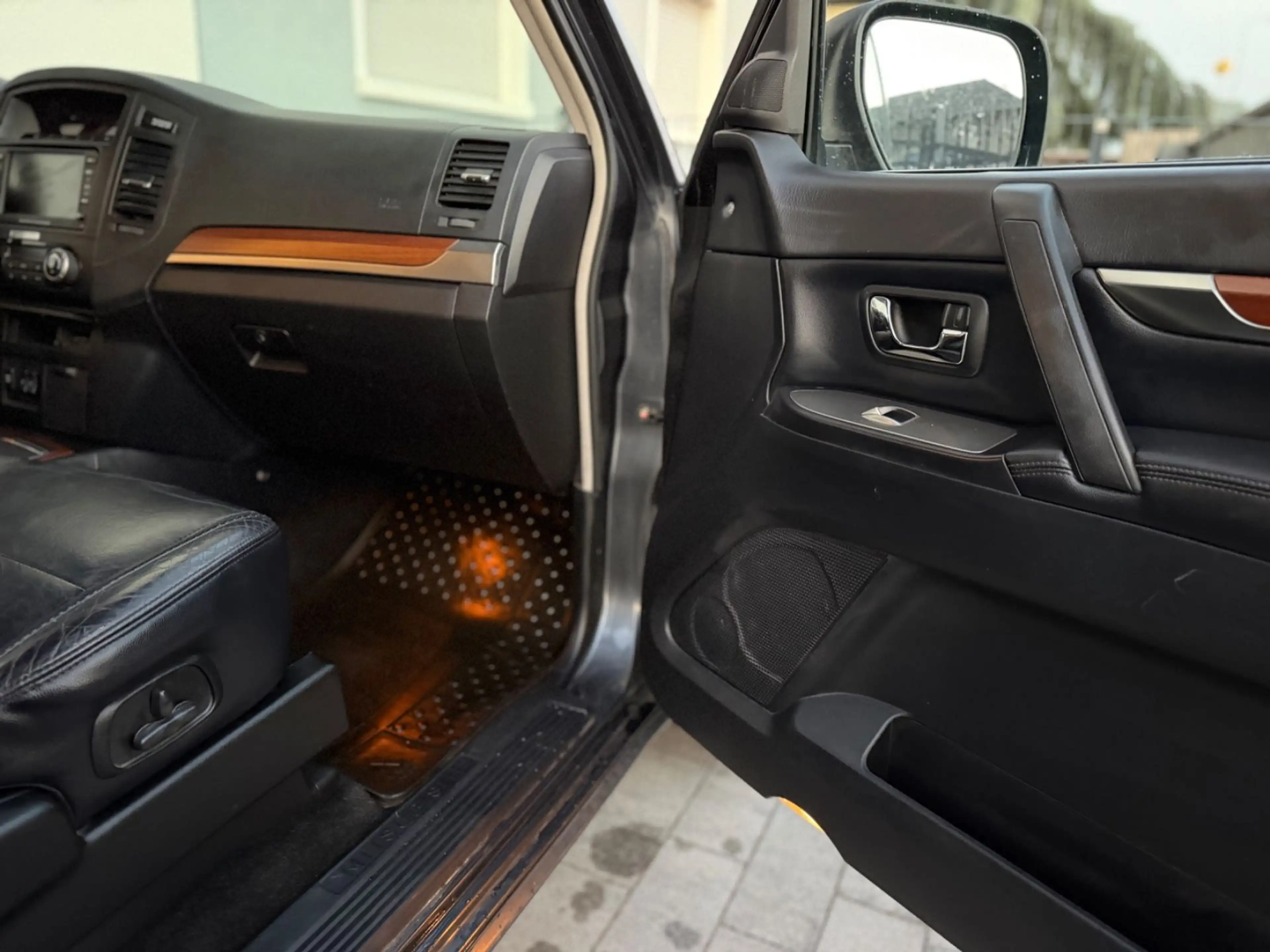 Mitsubishi Pajero 3.2 DI-D Instyle /7SITZER/KAMERA/AHK — photo 15