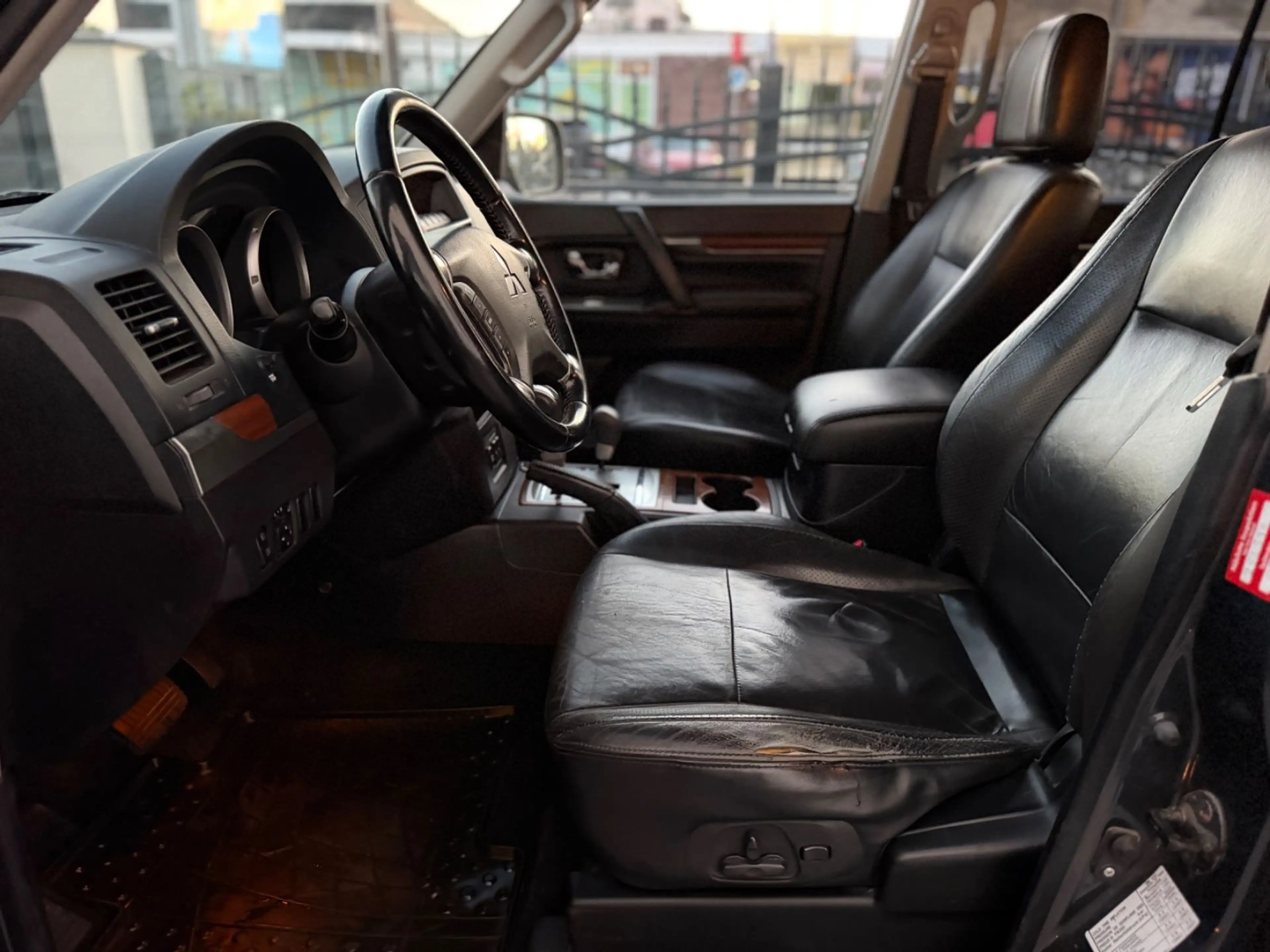 Mitsubishi Pajero 3.2 DI-D Instyle /7SITZER/KAMERA/AHK — photo 8