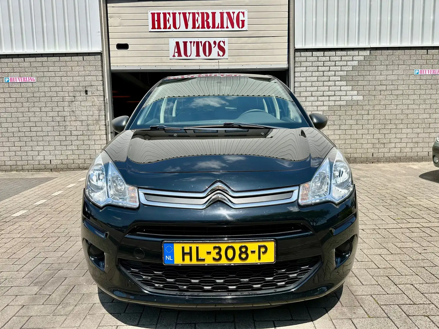 Citroen C3 1.0 PureTech Attraction | Airco | APK | Onderhoude Schwarz - 2
