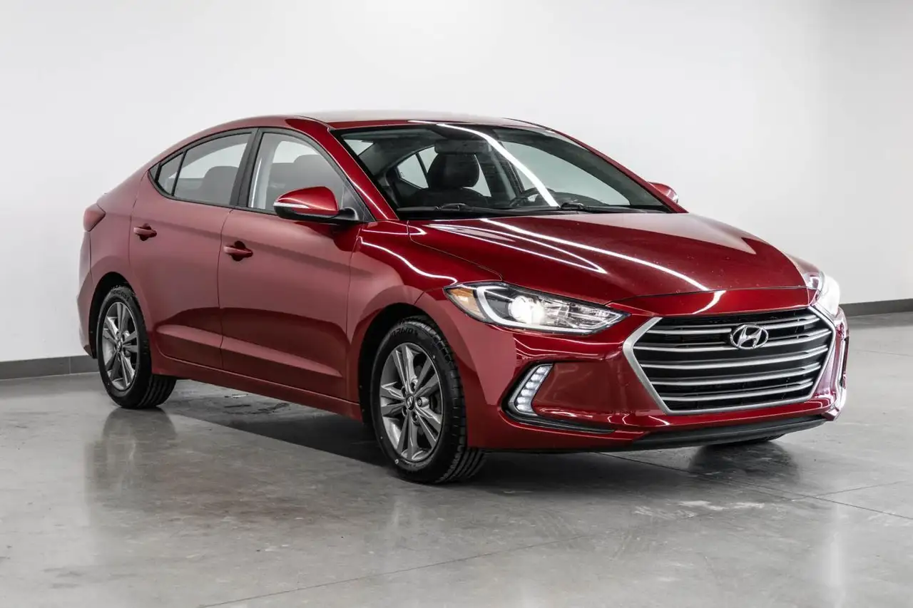 Hyundai ELANTRA снимка Hyundai ELANTRA