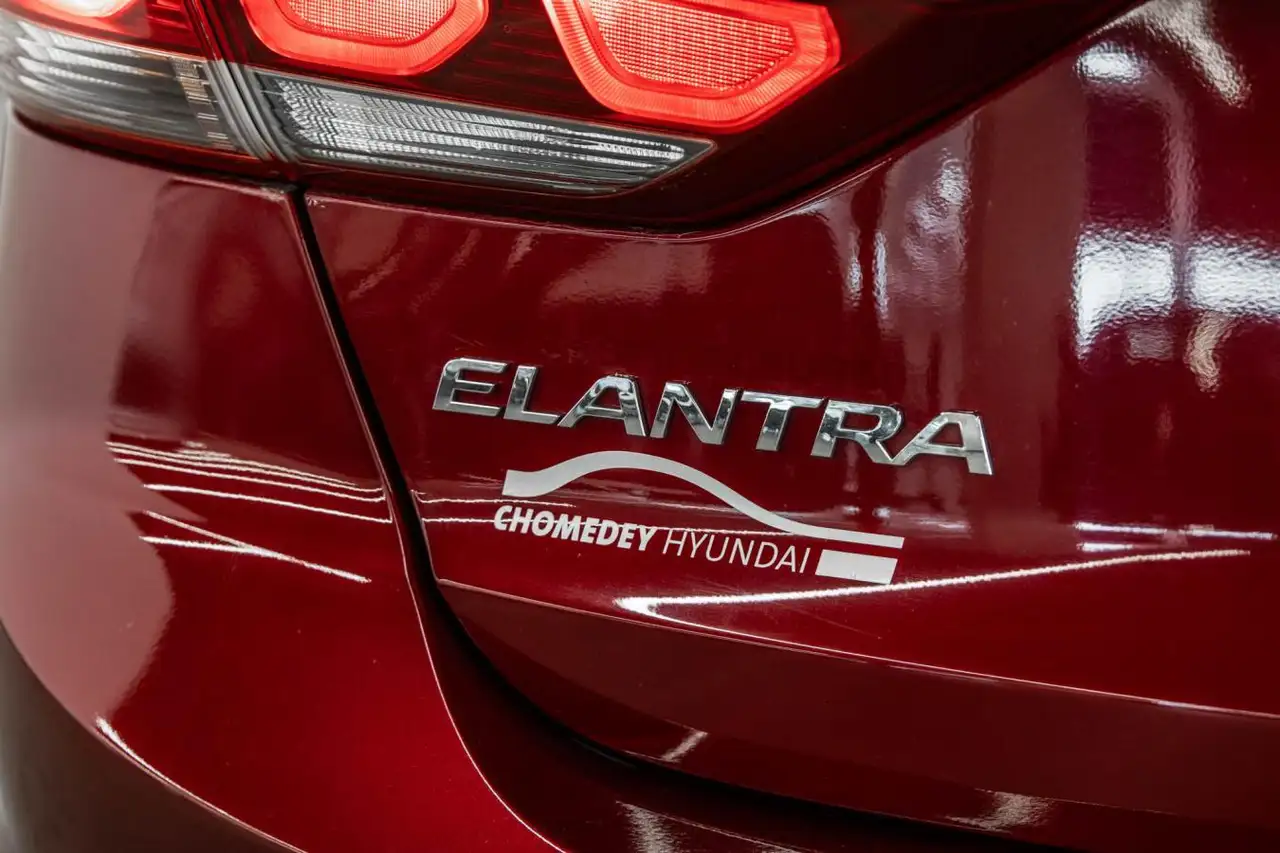 Hyundai ELANTRA снимка Hyundai ELANTRA